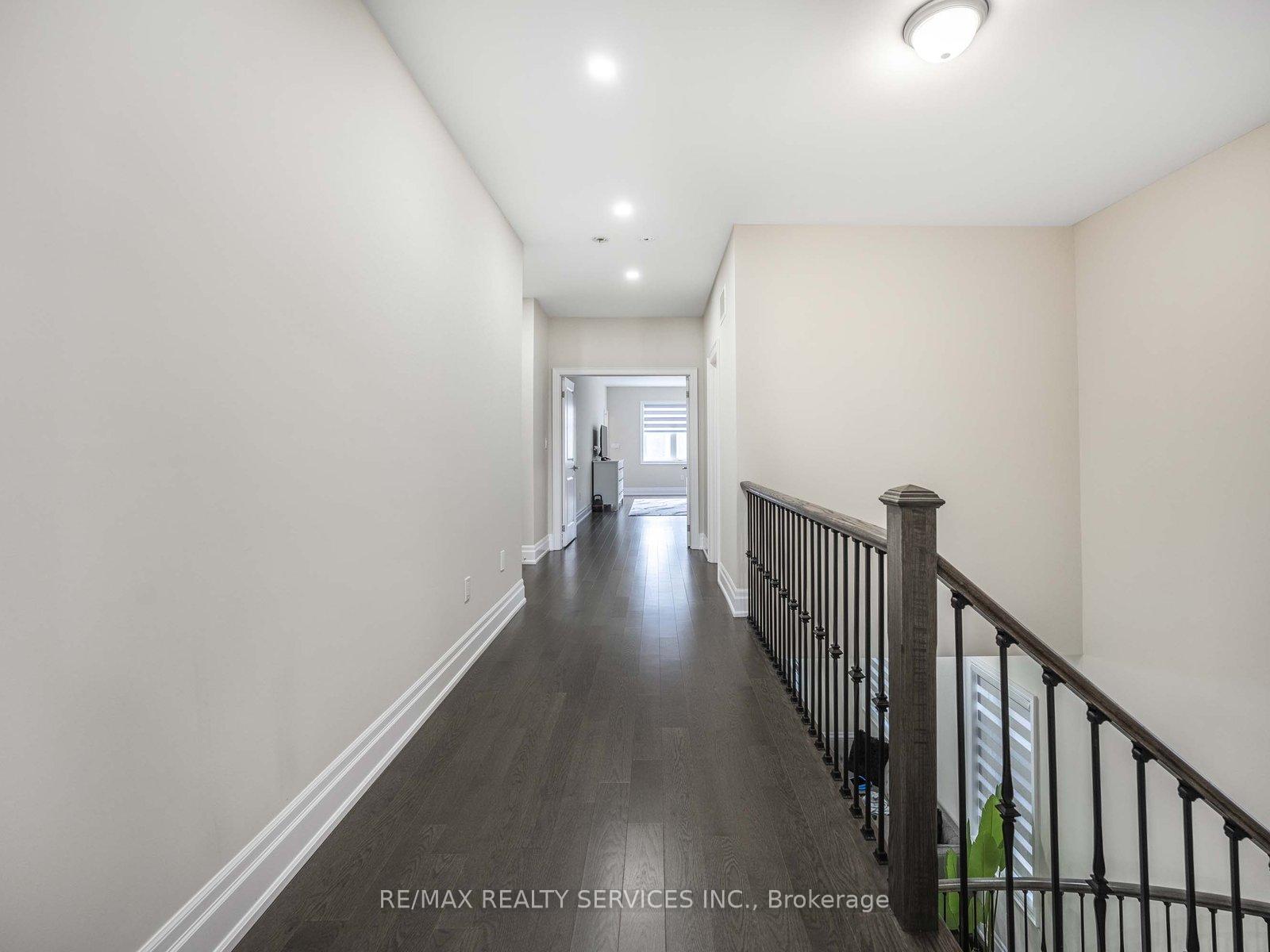Photo 38 of 37 Lyle Way, Brampton, Credit Valley — HOMEH
