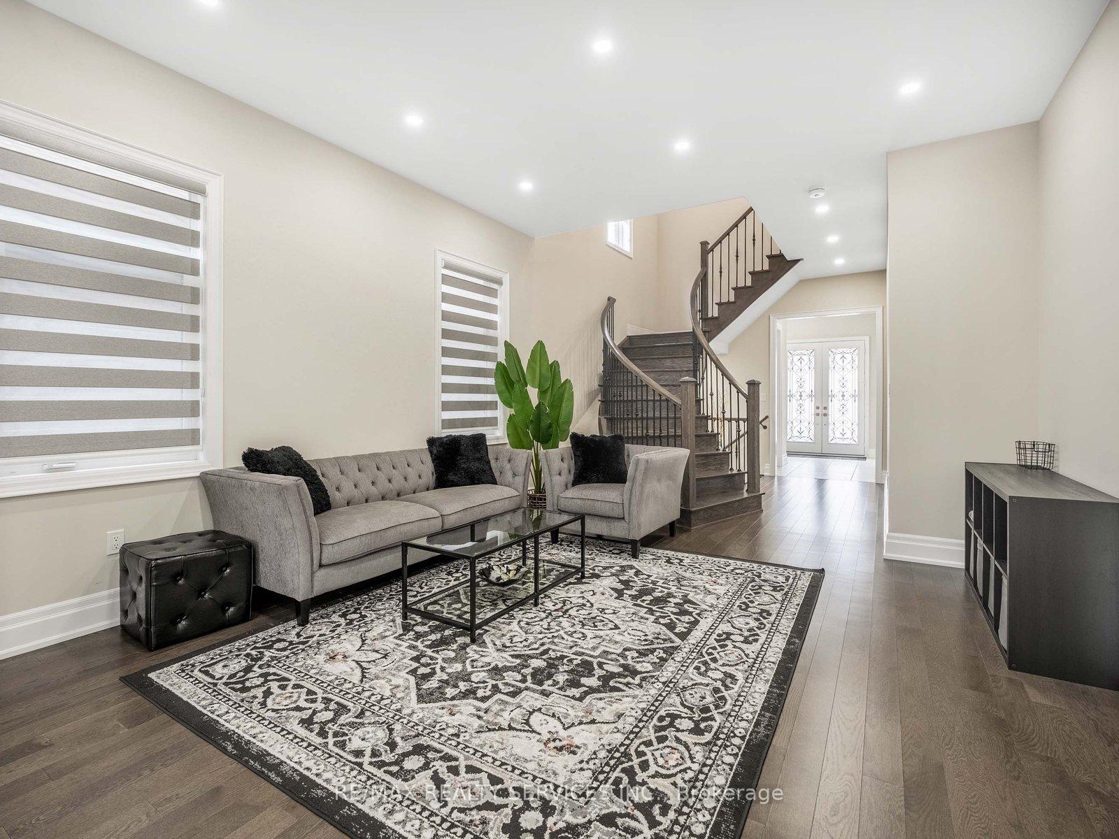 Photo 7 of 37 Lyle Way, Brampton, Credit Valley — HOMEH