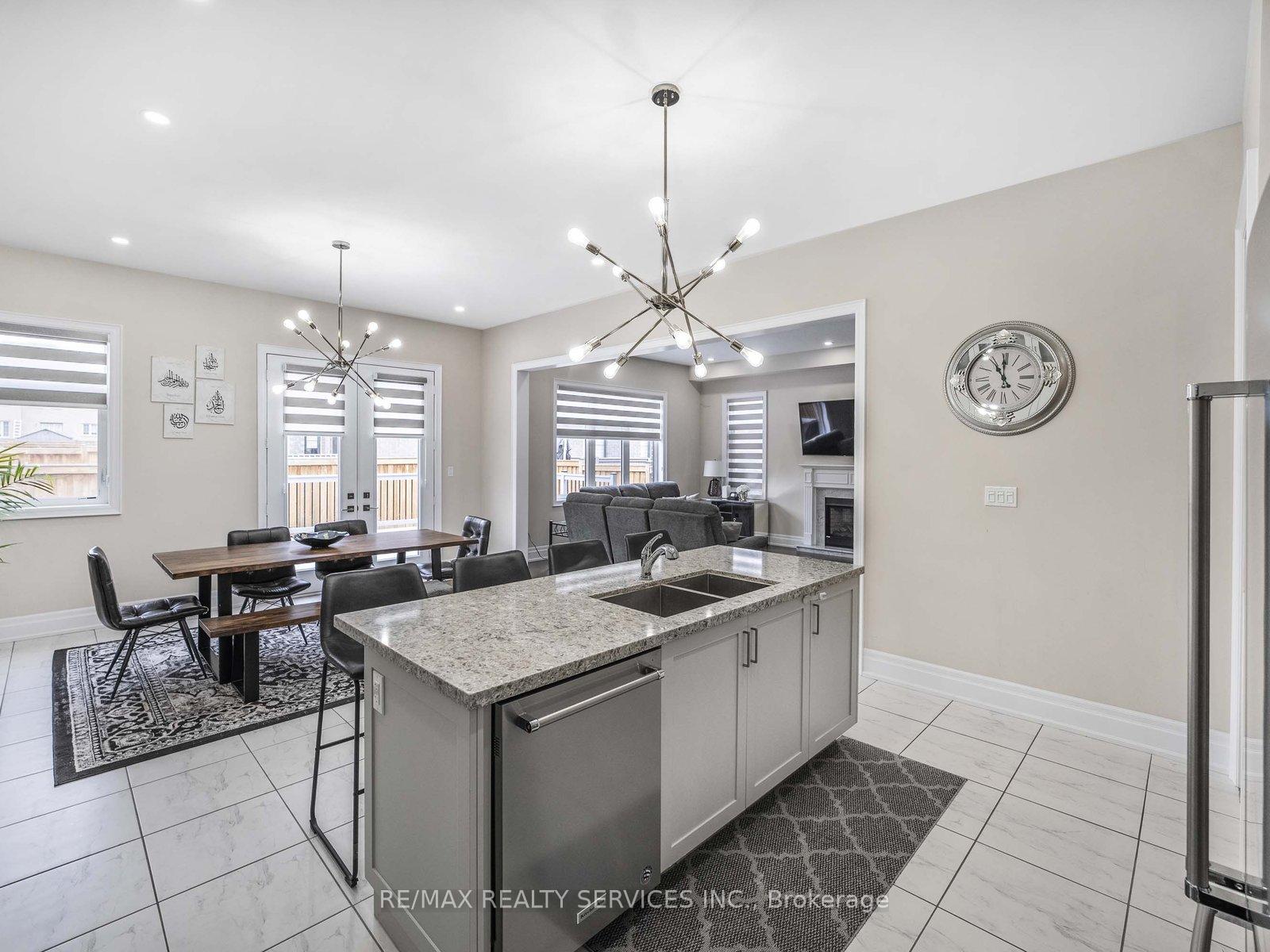 Photo 15 of 37 Lyle Way, Brampton, Credit Valley — HOMEH