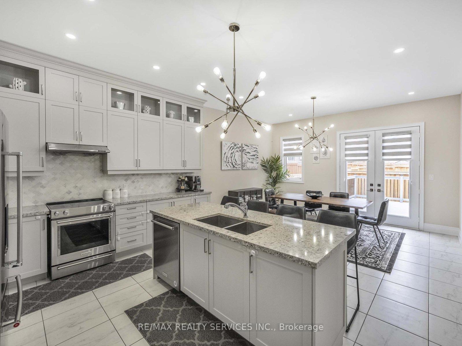 Photo 16 of 37 Lyle Way, Brampton, Credit Valley — HOMEH
