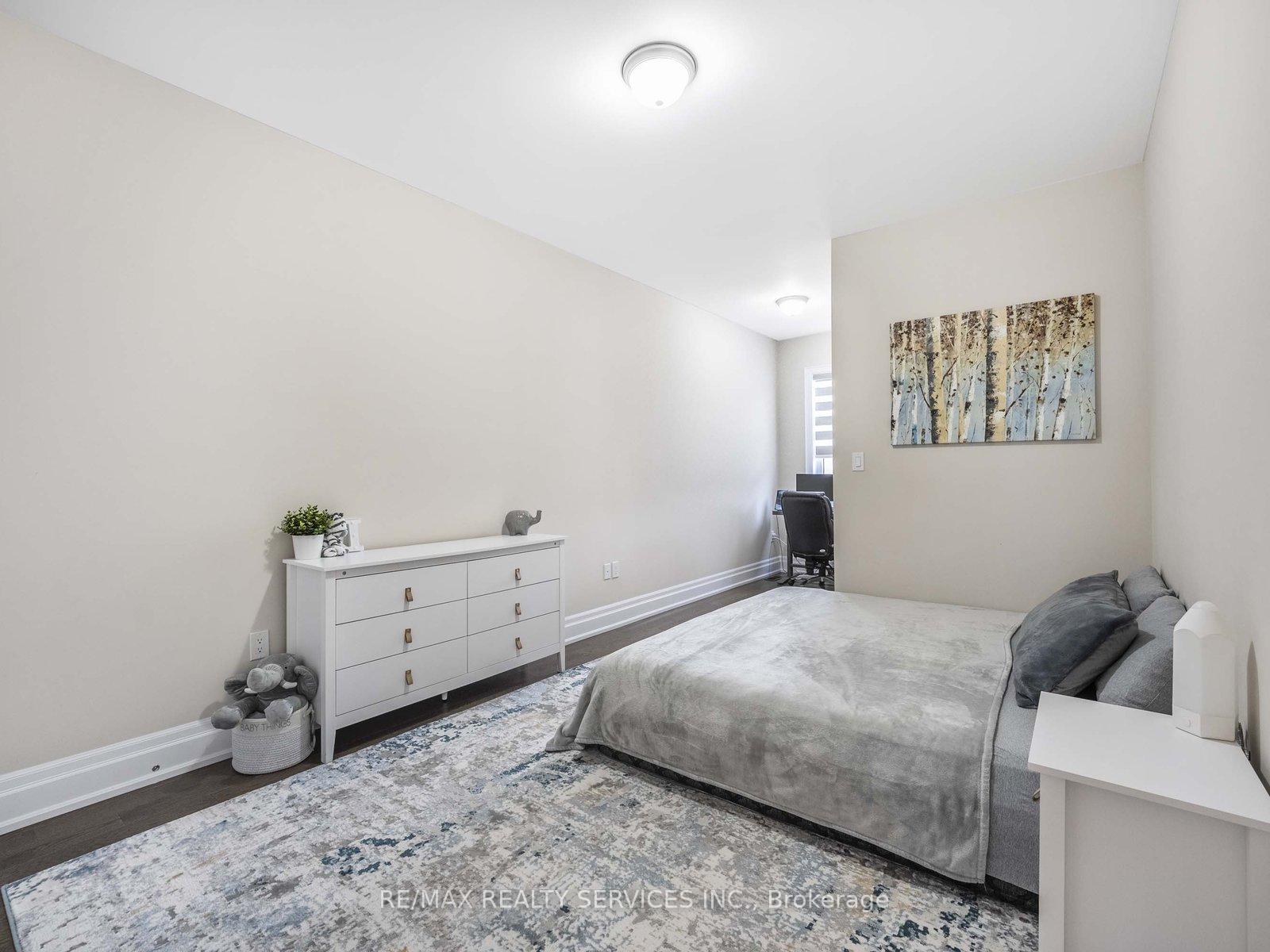Photo 61 of 37 Lyle Way, Brampton, Credit Valley — HOMEH