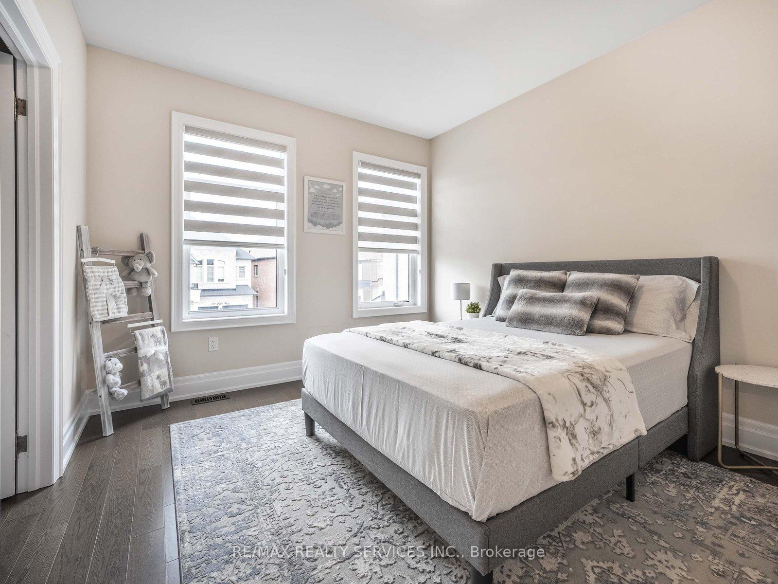 Photo 63 of 37 Lyle Way, Brampton, Credit Valley — HOMEH
