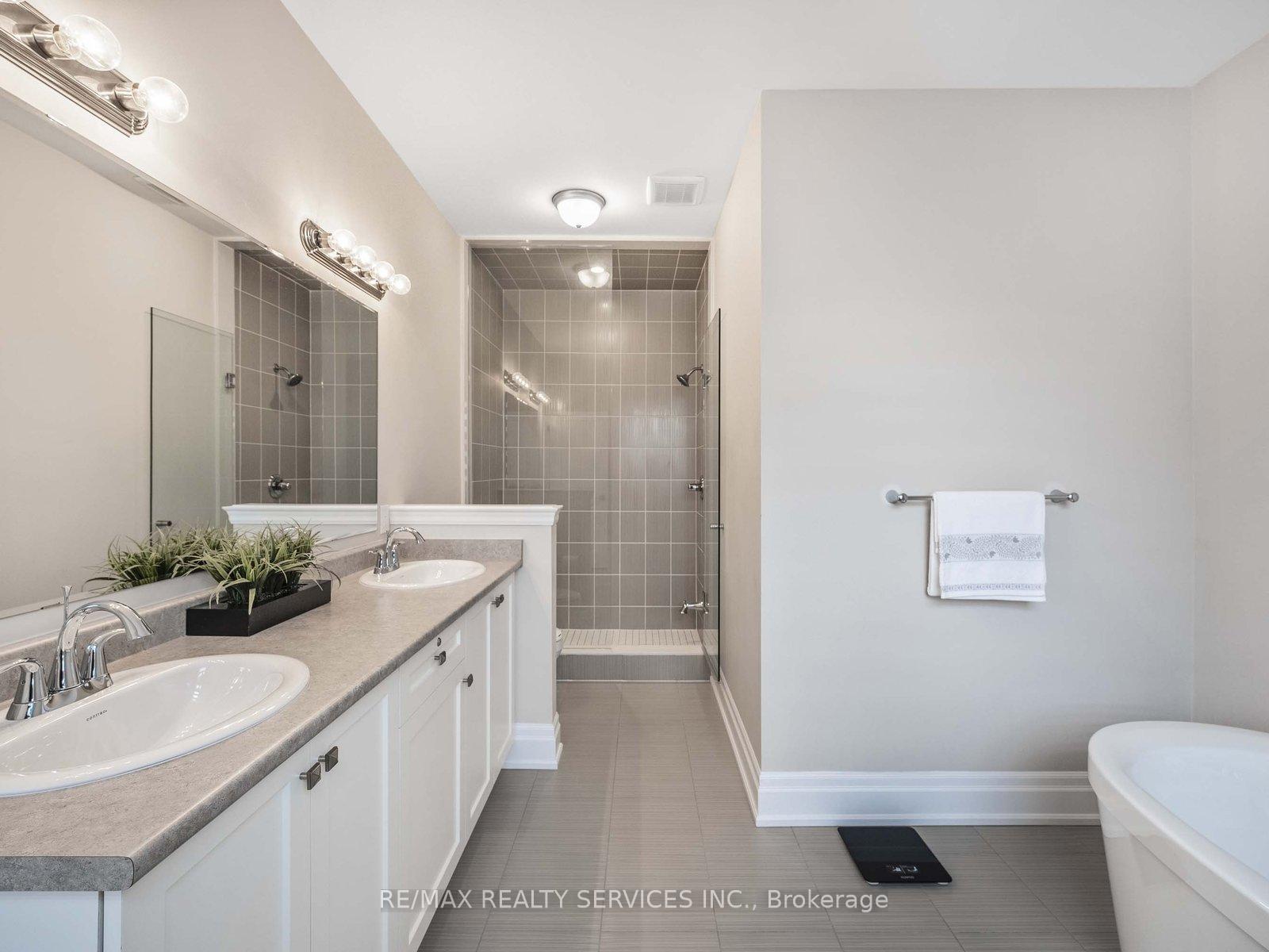 Photo 66 of 37 Lyle Way, Brampton, Credit Valley — HOMEH