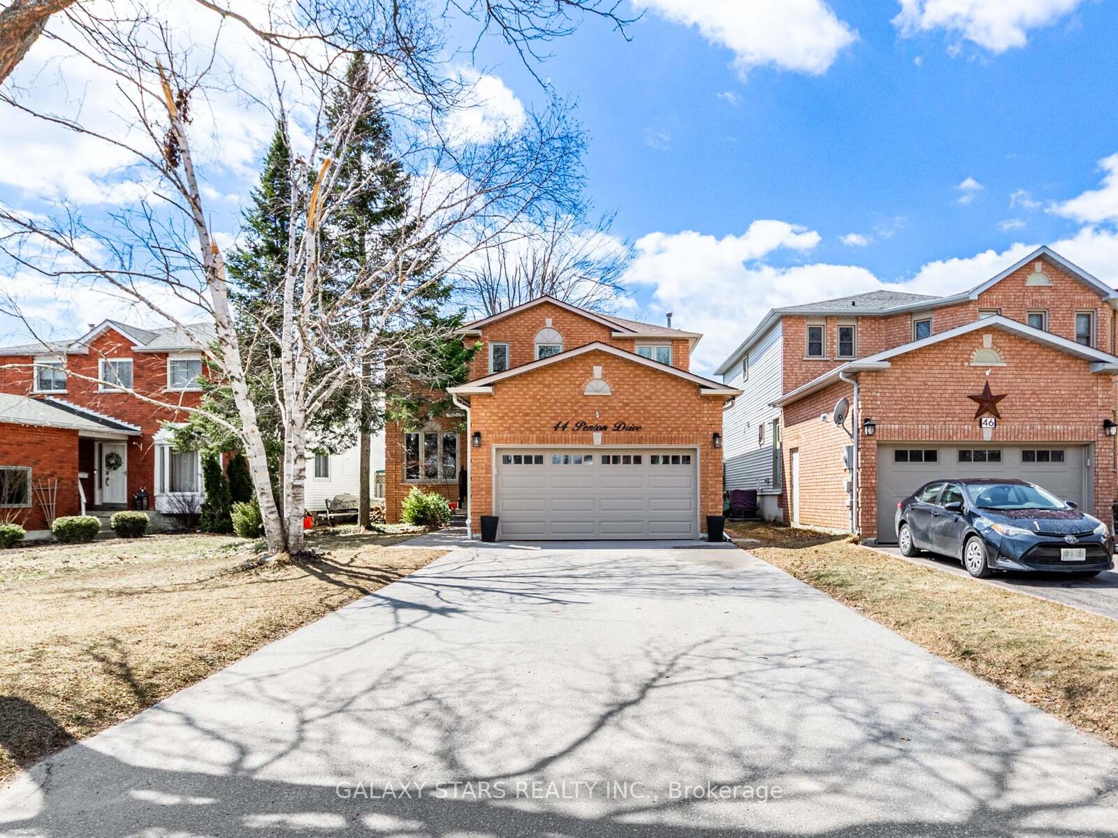 Photo 1 of 44 Penton Drive, Barrie, West Bayfield — HOMEH