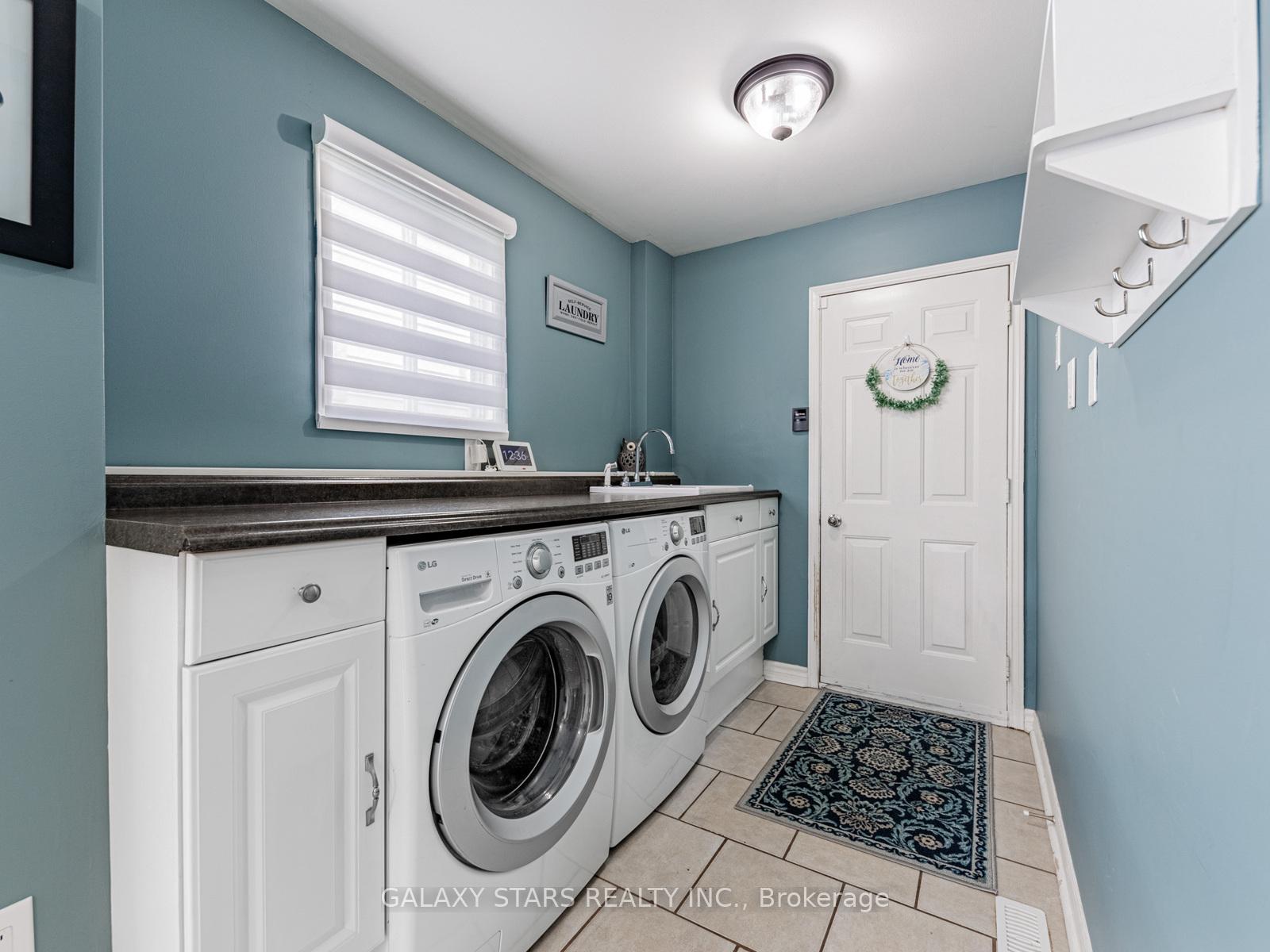 Photo 15 of 44 Penton Drive, Barrie, West Bayfield — HOMEH