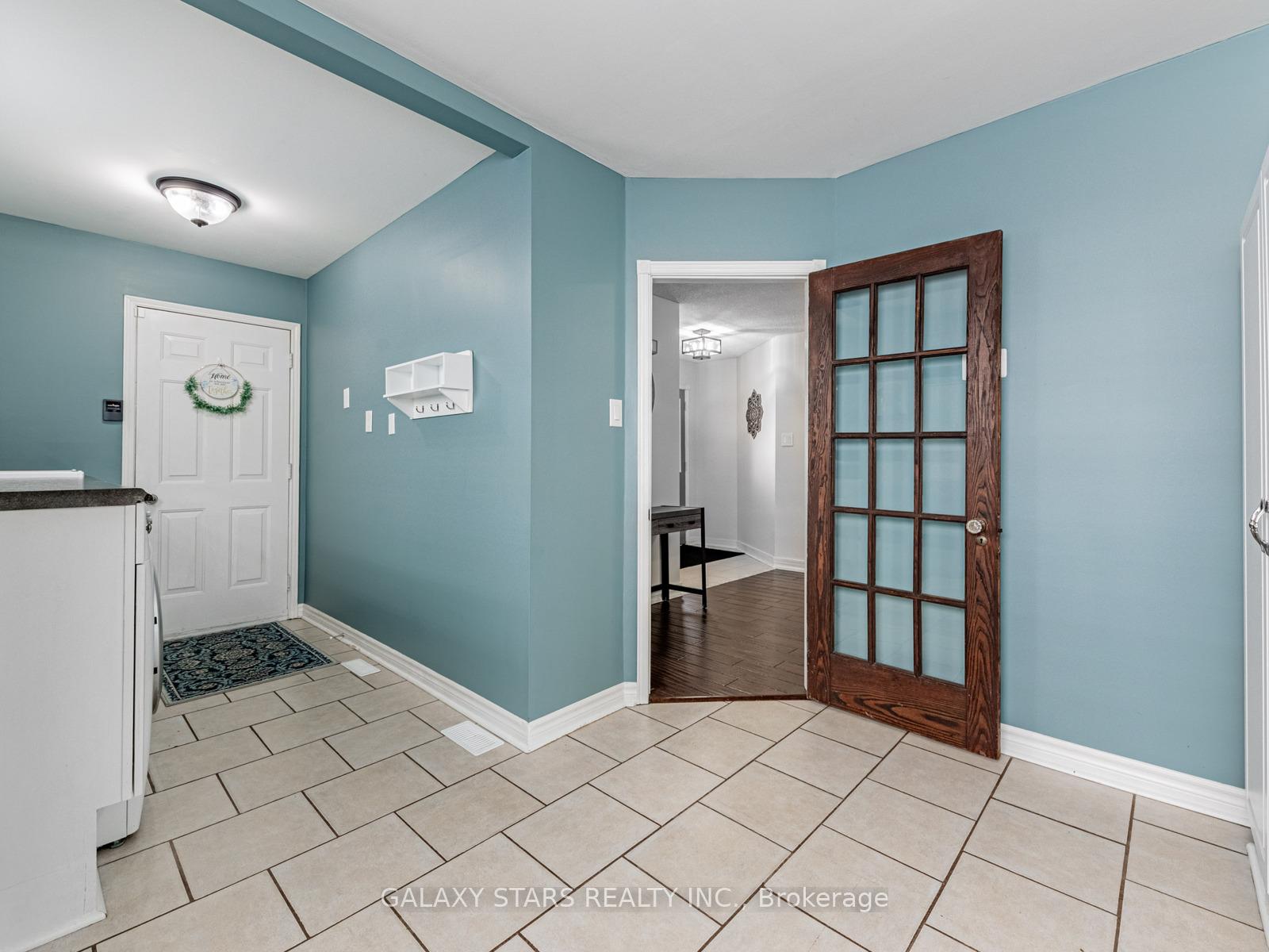 Photo 17 of 44 Penton Drive, Barrie, West Bayfield — HOMEH