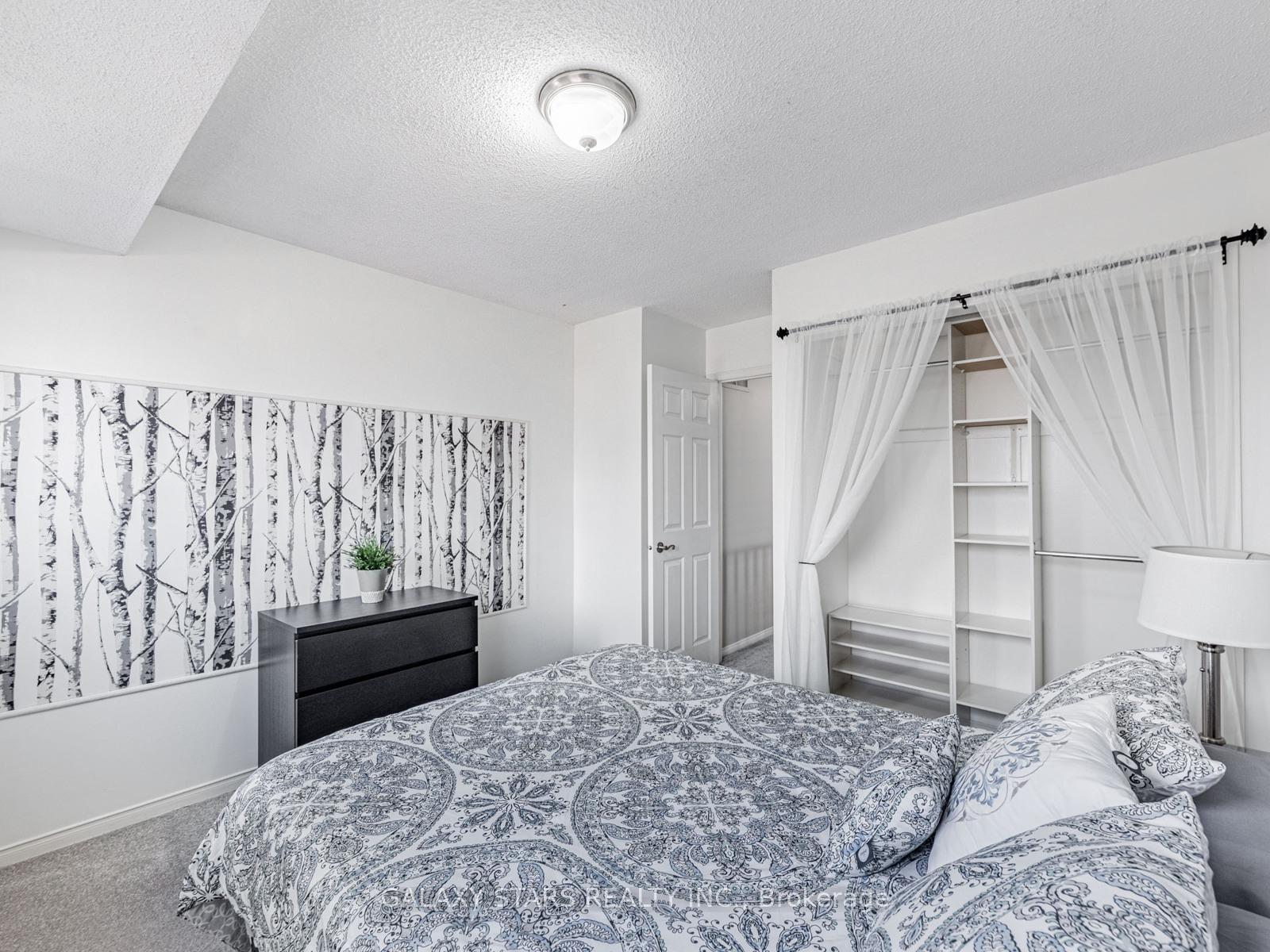 Photo 25 of 44 Penton Drive, Barrie, West Bayfield — HOMEH