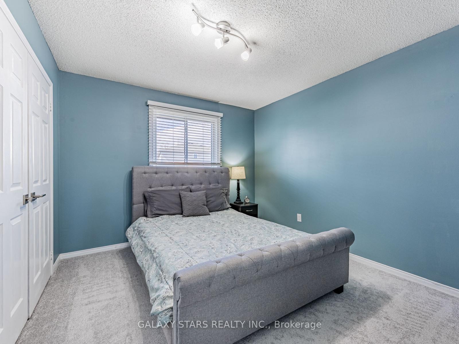 Photo 26 of 44 Penton Drive, Barrie, West Bayfield — HOMEH