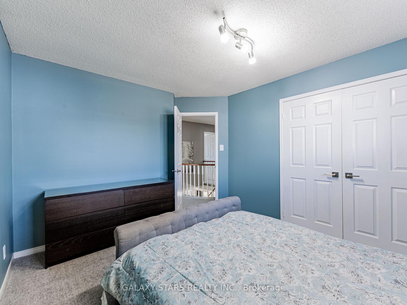 Photo 27 of 44 Penton Drive, Barrie, West Bayfield — HOMEH