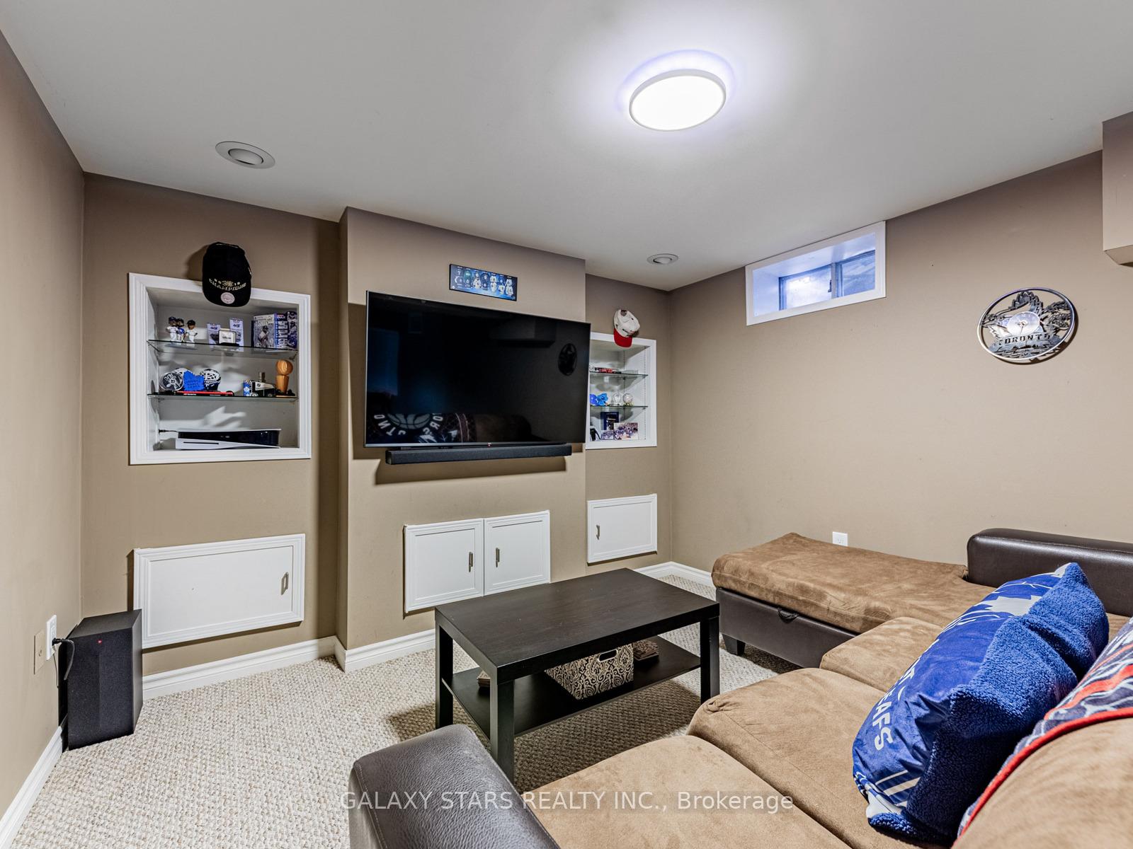 Photo 33 of 44 Penton Drive, Barrie, West Bayfield — HOMEH