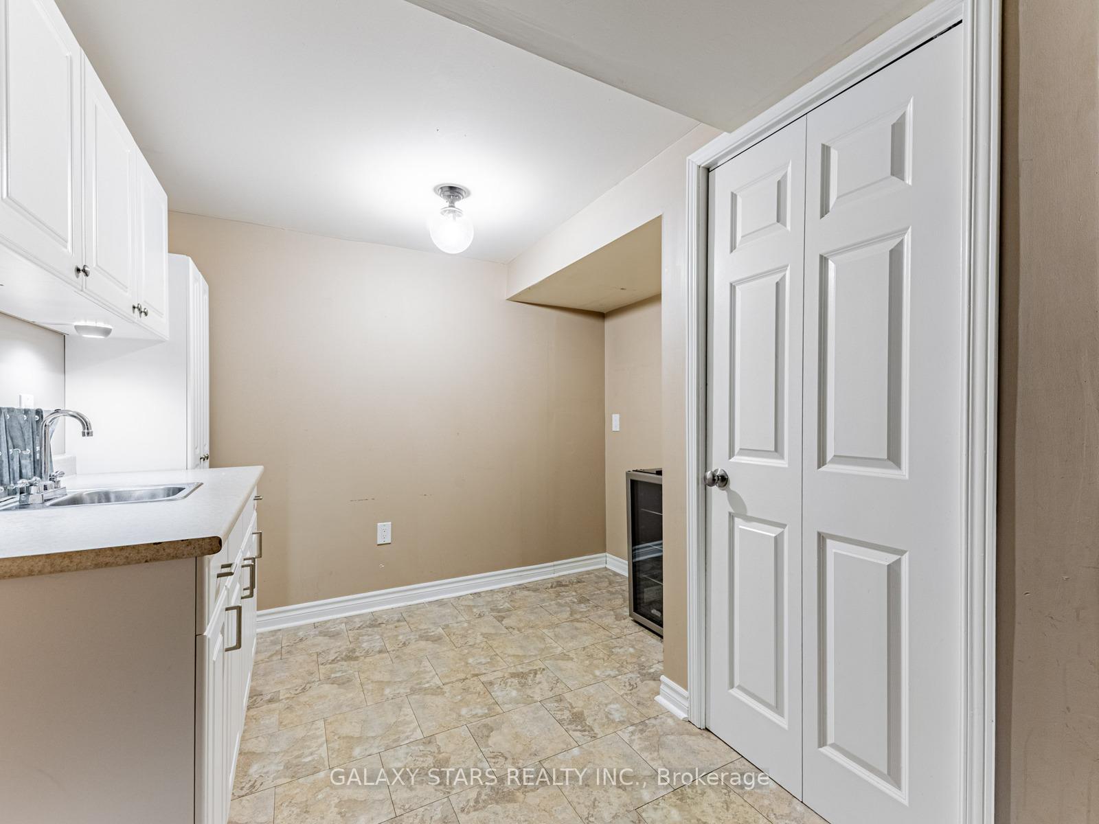 Photo 36 of 44 Penton Drive, Barrie, West Bayfield — HOMEH