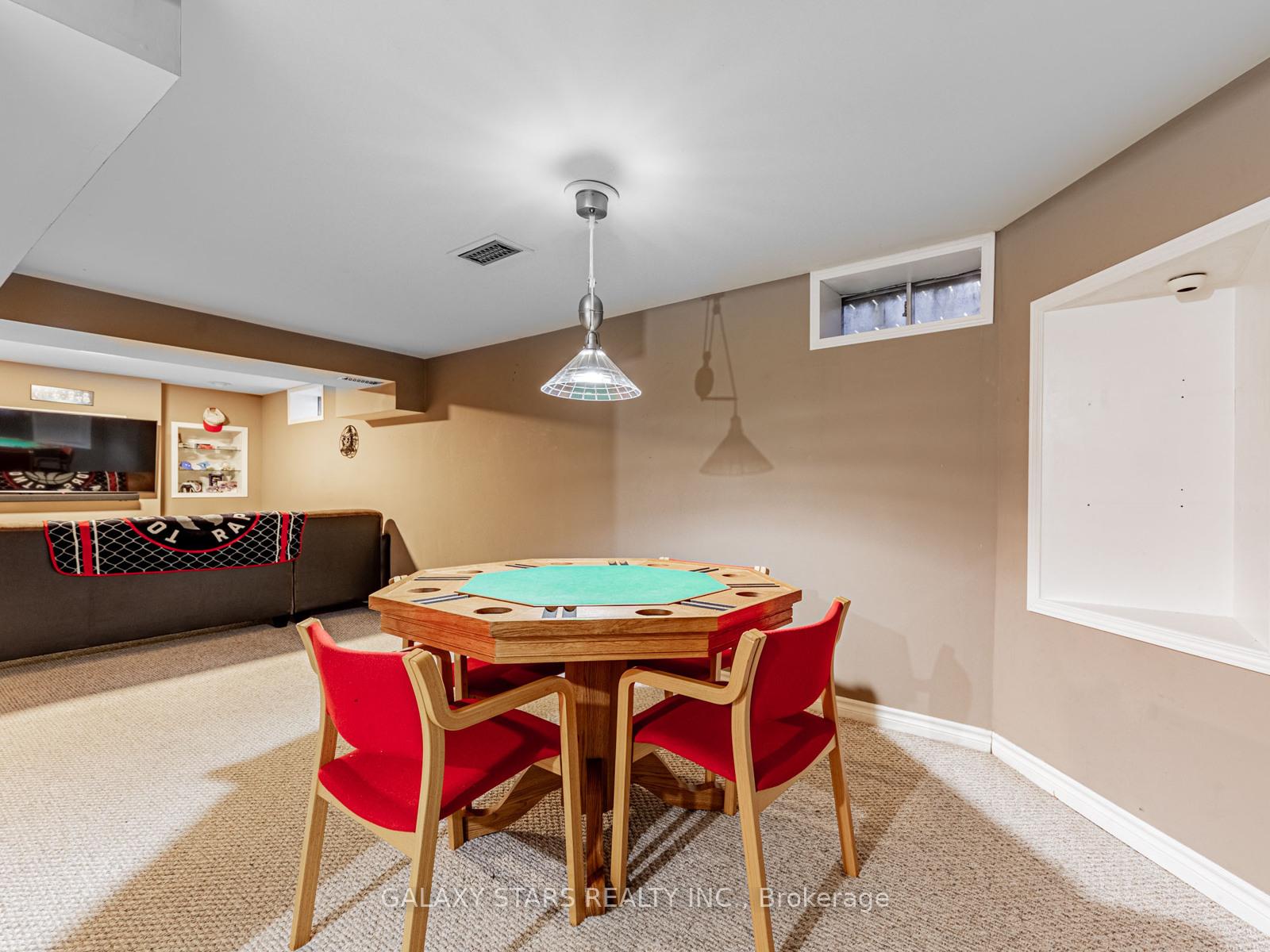 Photo 37 of 44 Penton Drive, Barrie, West Bayfield — HOMEH