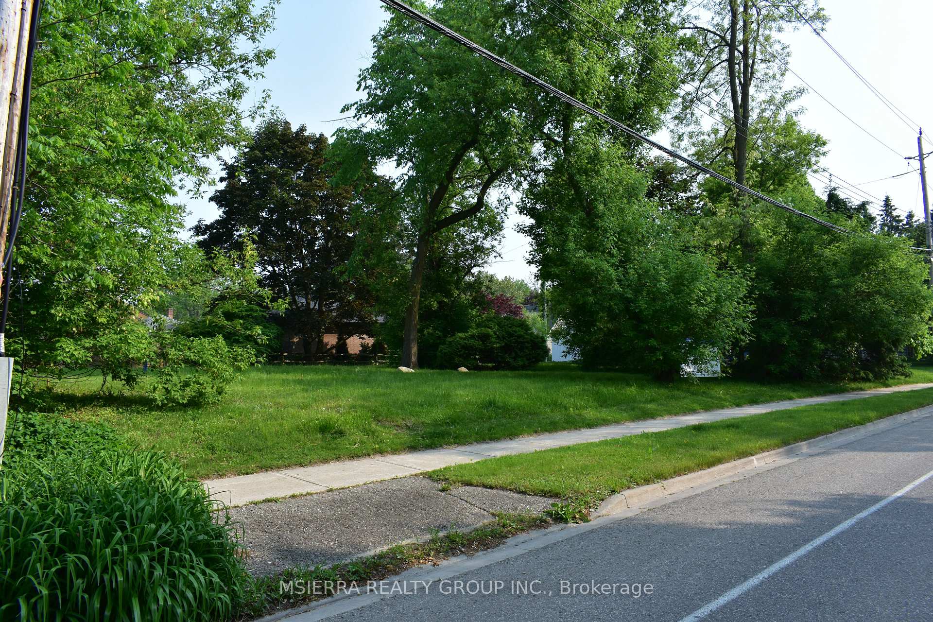 Photo 8 of 4 Walker Road W, Caledon, Caledon East — HOMEH