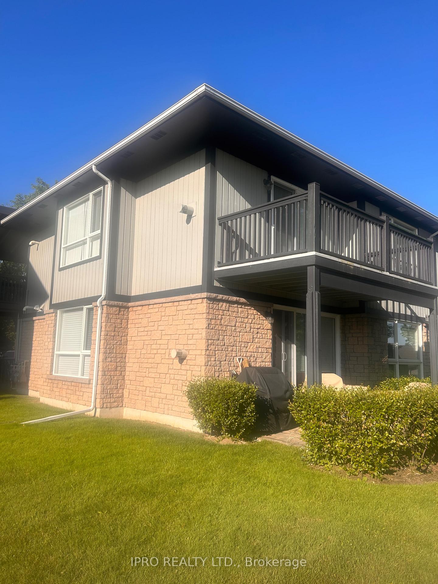 Photo 2 of Unit 8, 445 Mariners Way, Collingwood — HOMEH