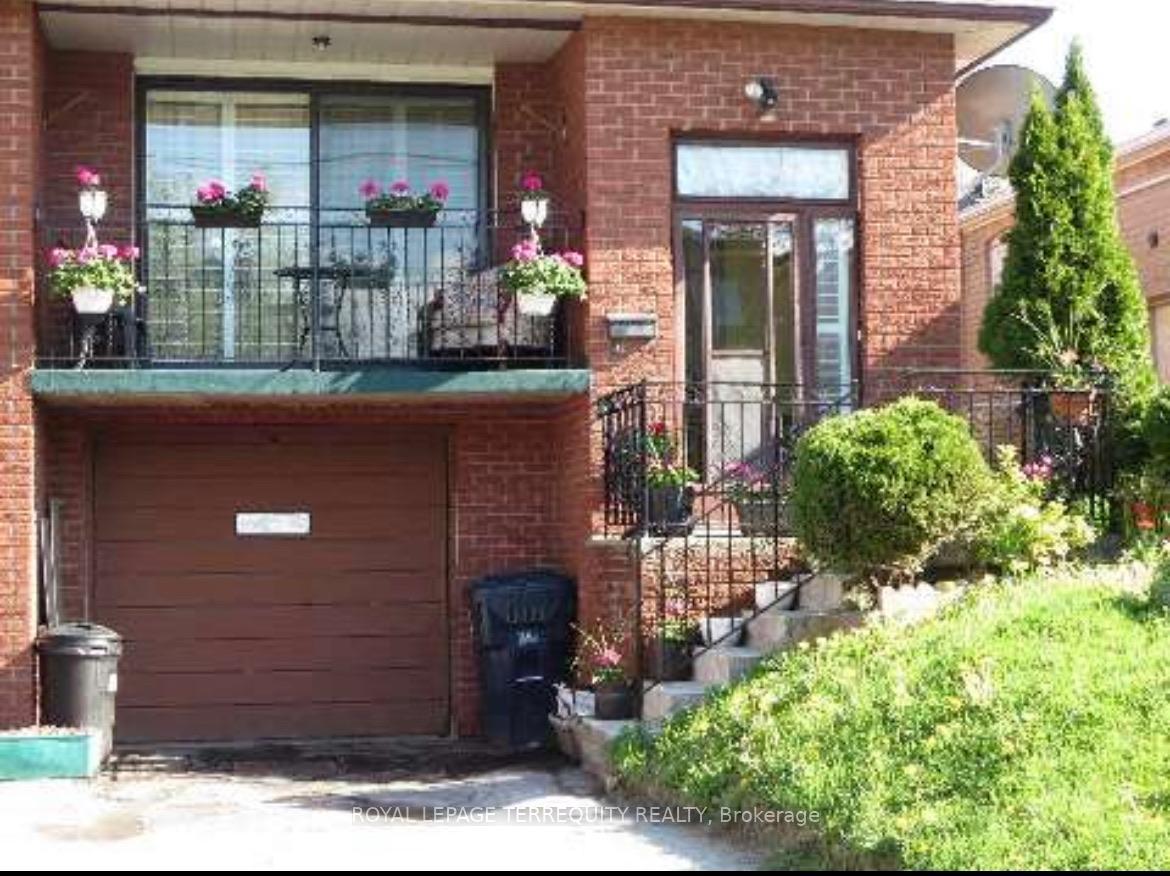 Front of Unit main floor, 5 Malta Street