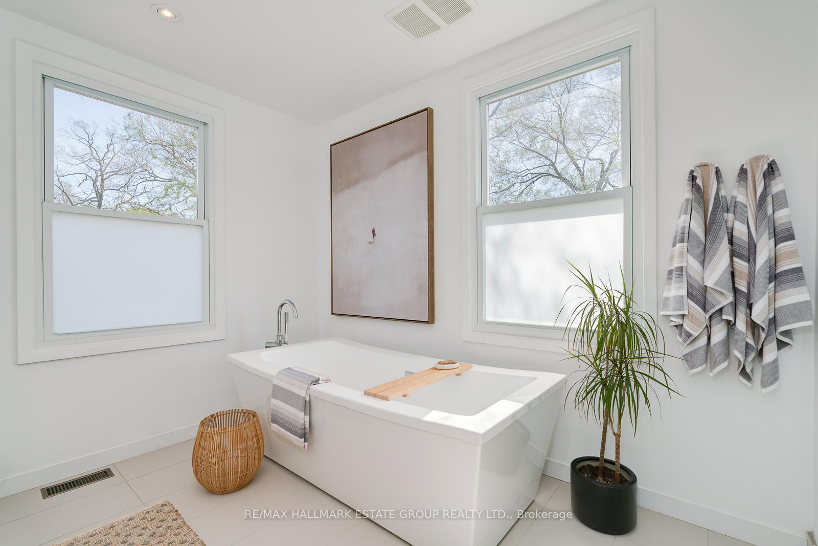 Photo 16 of 176 Golfview Avenue, Toronto, East End-Danforth — HOMEH