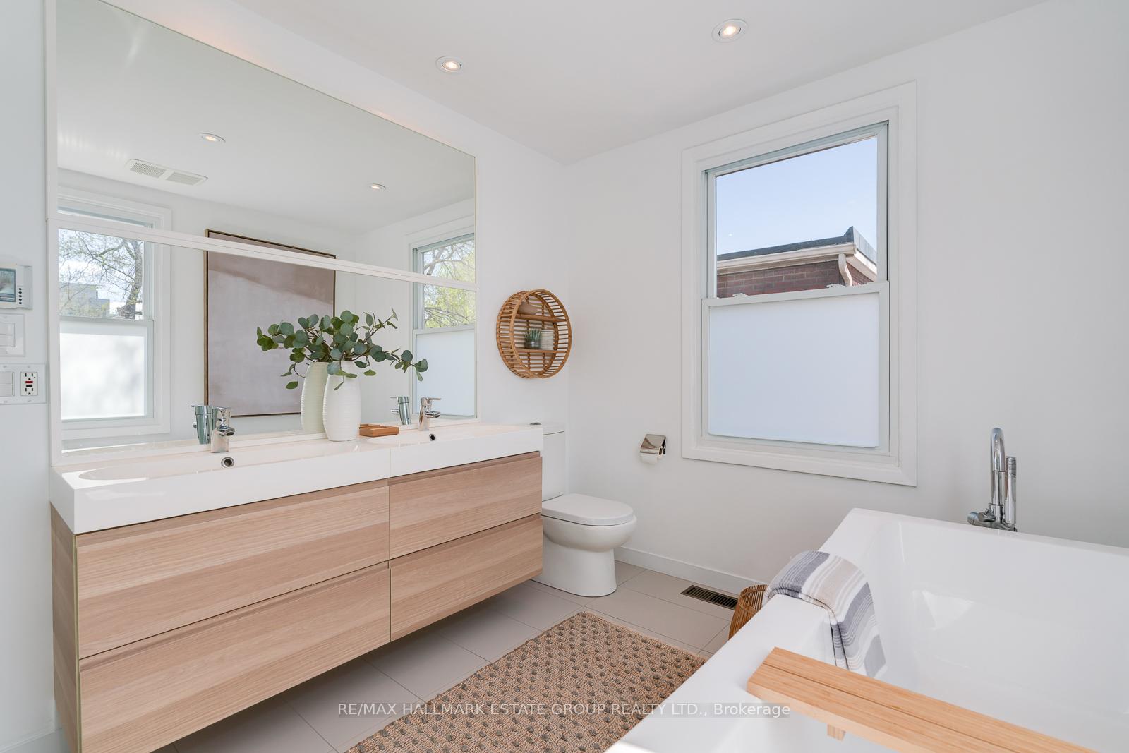 Photo 17 of 176 Golfview Avenue, Toronto, East End-Danforth — HOMEH