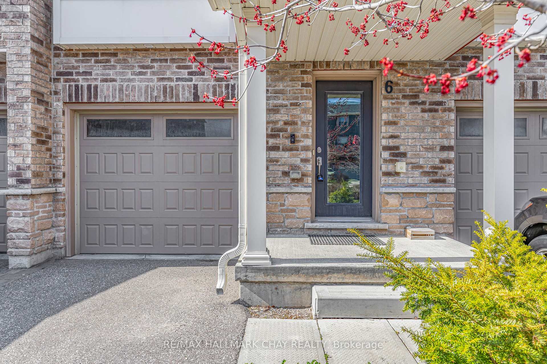 Photo 2 of Unit 6, 1 Leggott Avenue, Barrie, Painswick North — HOMEH