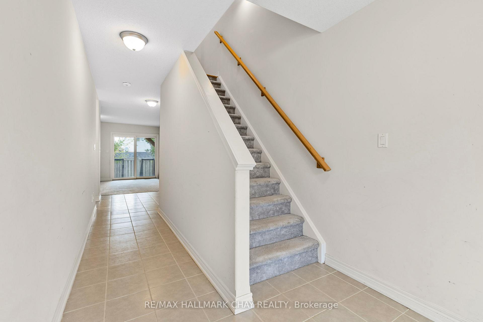 Photo 3 of Unit 6, 1 Leggott Avenue, Barrie, Painswick North — HOMEH
