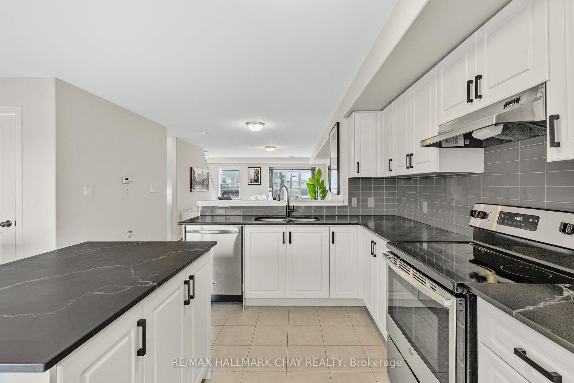 Photo 7 of Unit 6, 1 Leggott Avenue, Barrie, Painswick North — HOMEH