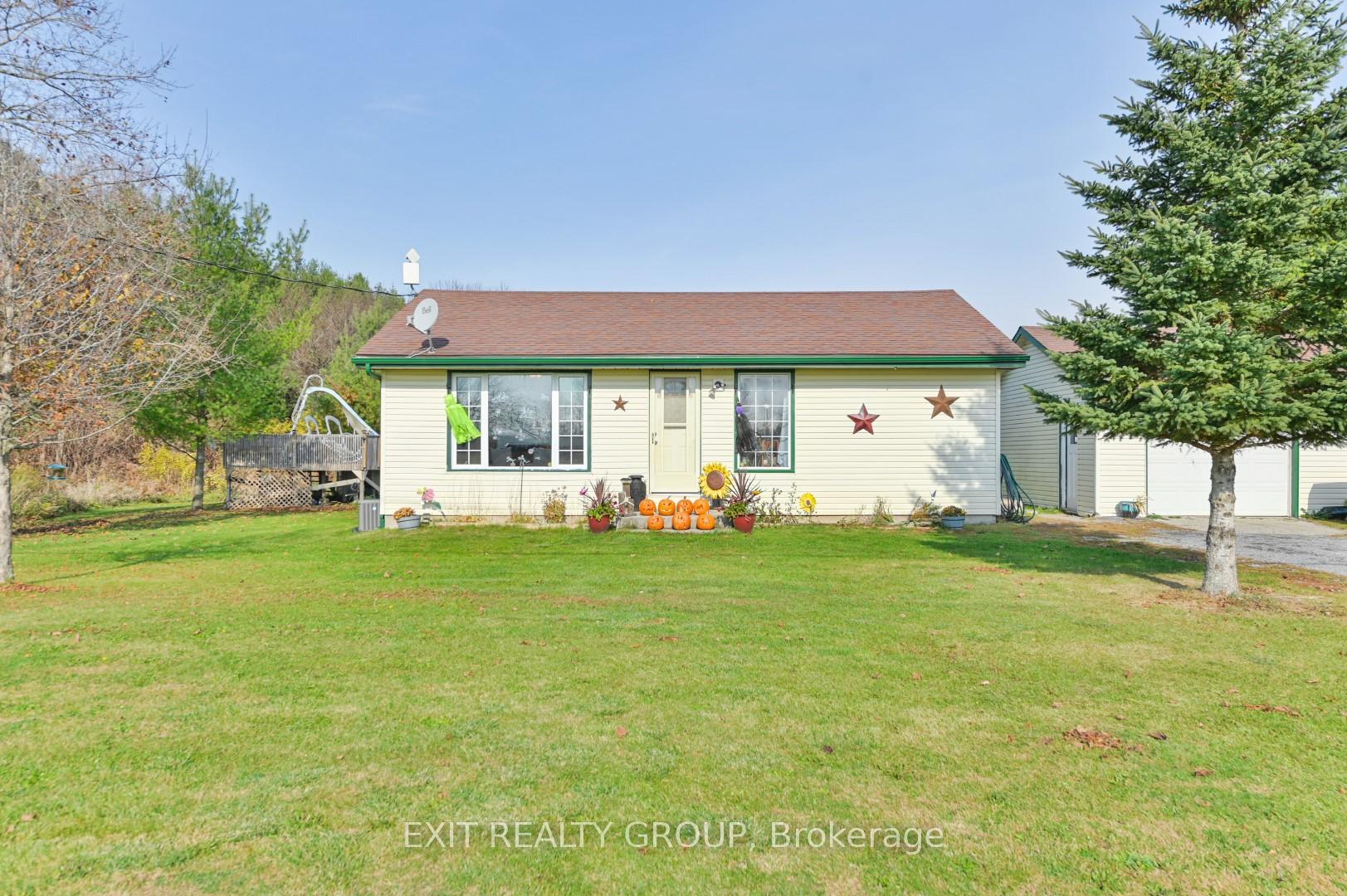 Photo 3 of 138 Boundary Road, Belleville, Thurlow Ward — HOMEH