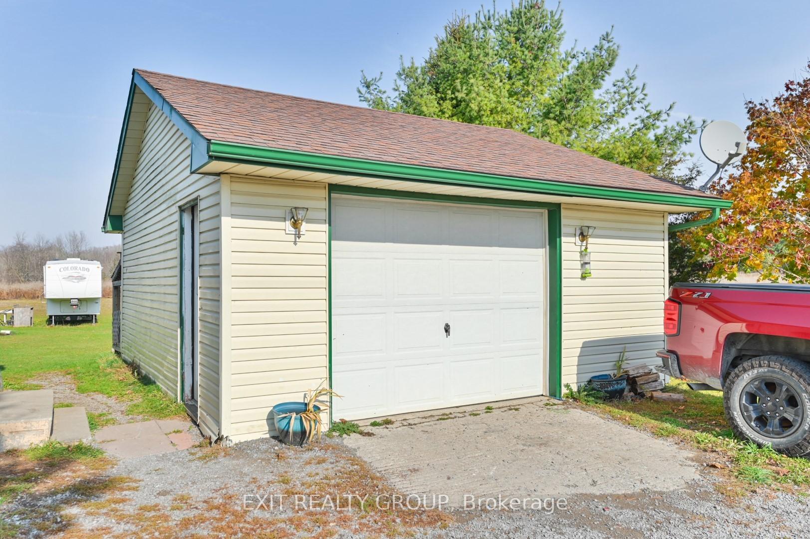 Photo 5 of 138 Boundary Road, Belleville, Thurlow Ward — HOMEH