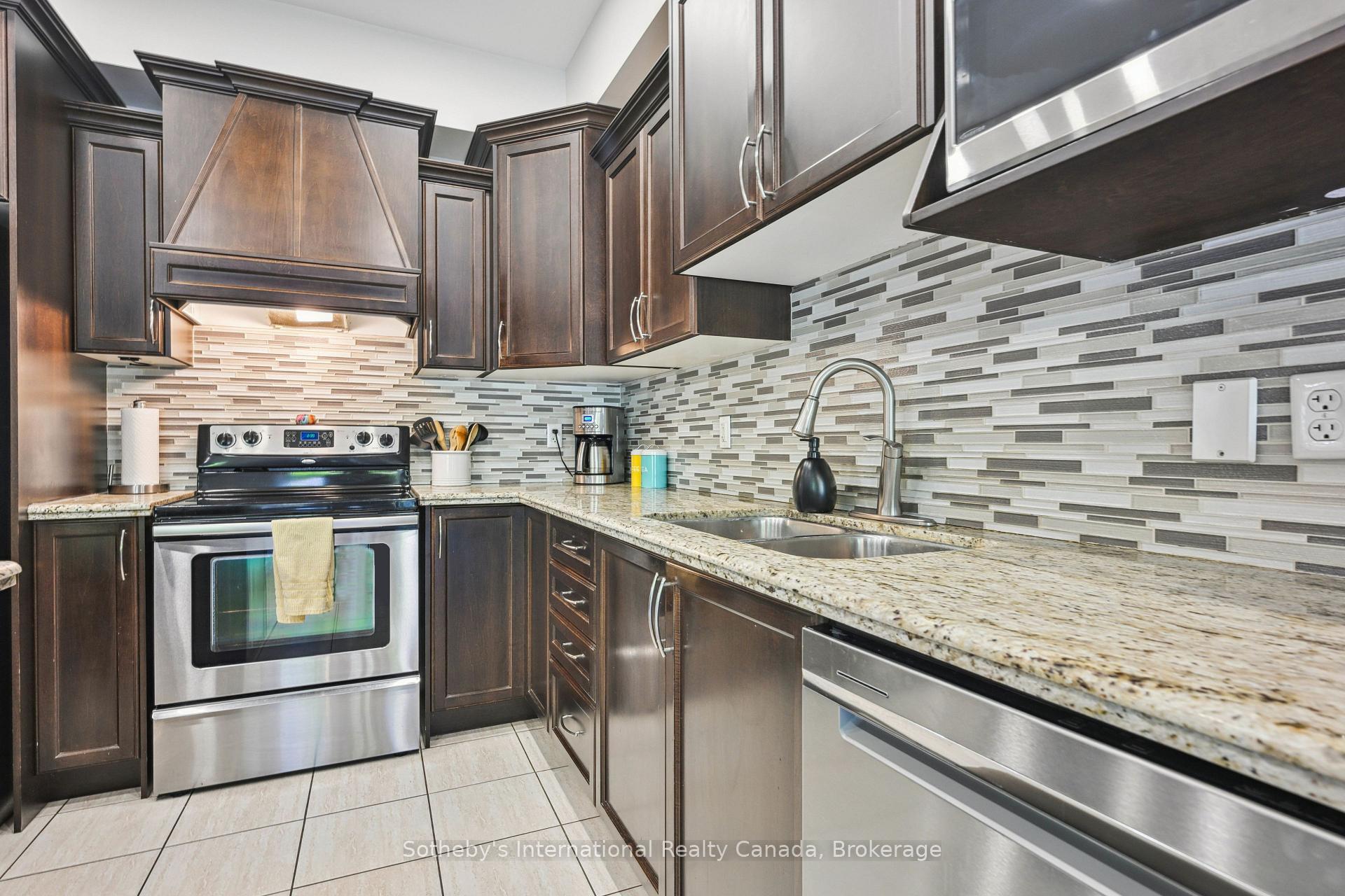 Photo 31 of Unit 7, 39 Raymond Road, Hamilton, Meadowlands — HOMEH