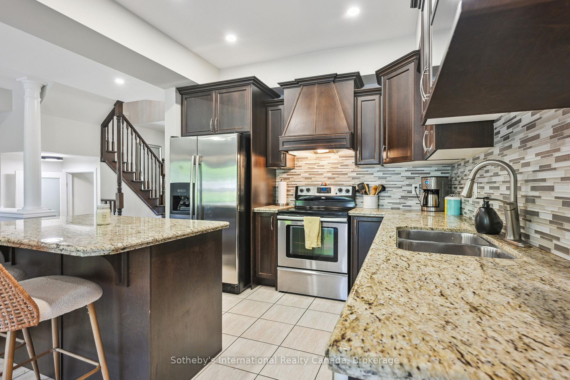 Photo 11 of Unit 7, 39 Raymond Road, Hamilton, Meadowlands — HOMEH