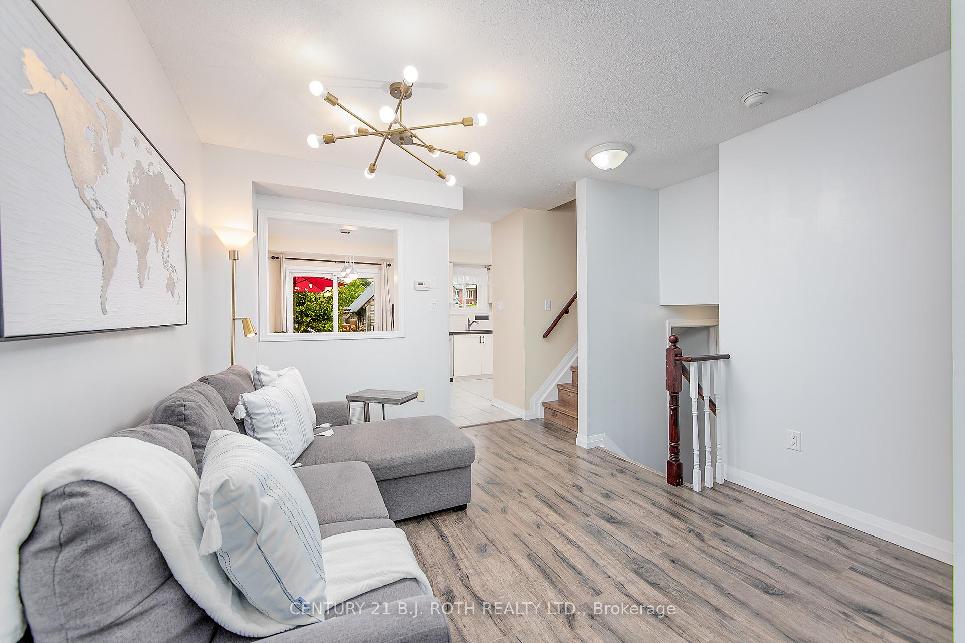 Photo 4 of 93 Hawthorne Crescent, Barrie, Ardagh — HOMEH