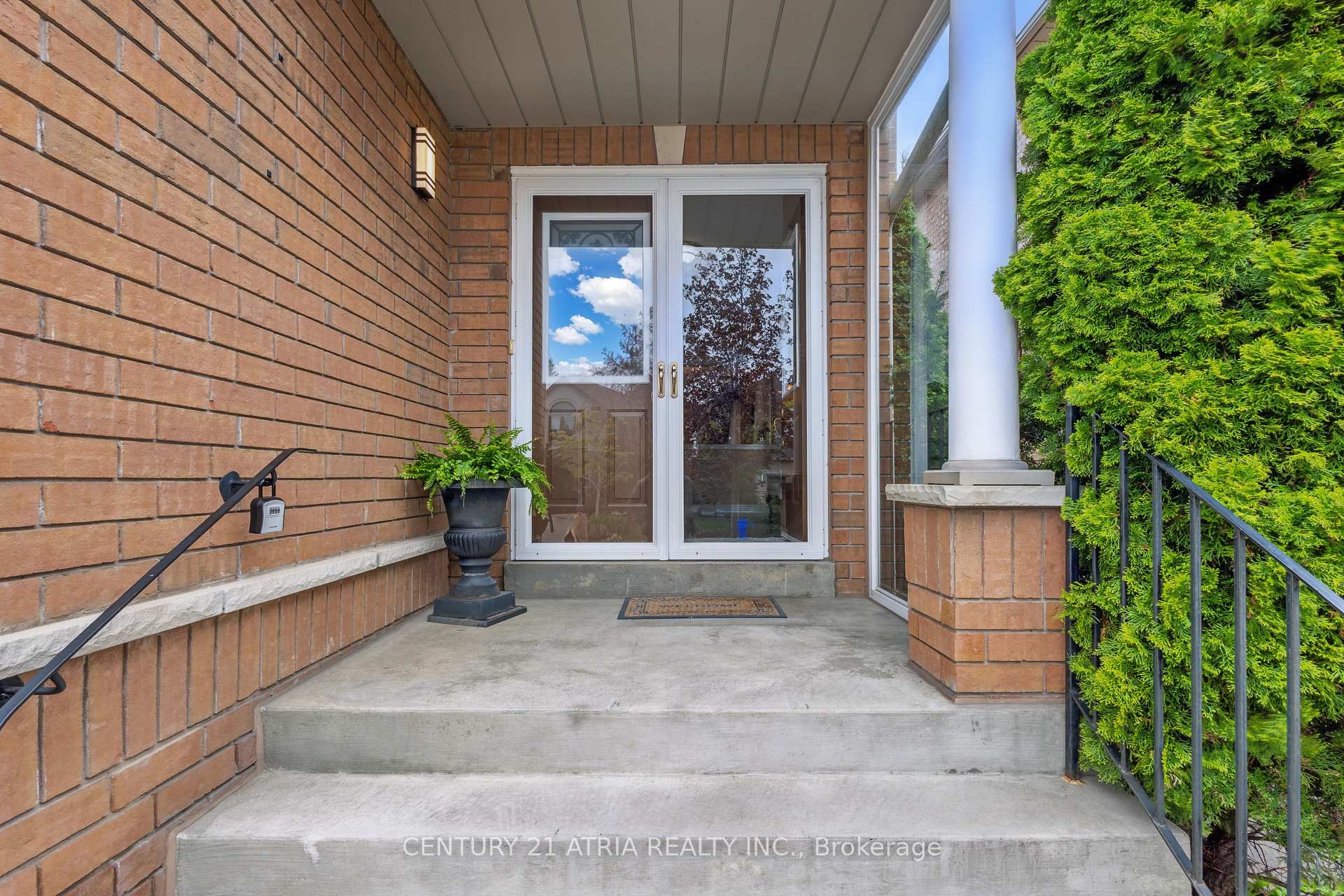 Photo 2 of 26 Sgotto Boulevard, Vaughan, Sonoma Heights — HOMEH