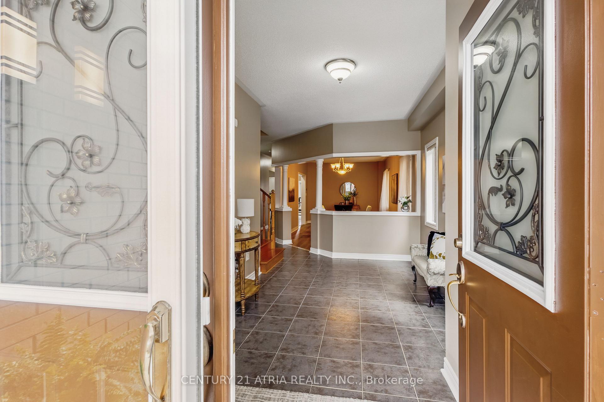 Photo 3 of 26 Sgotto Boulevard, Vaughan, Sonoma Heights — HOMEH