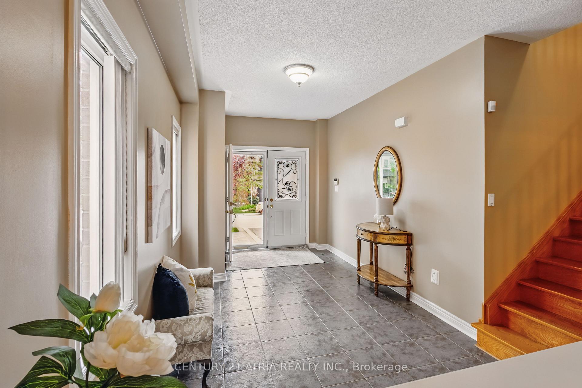 Photo 4 of 26 Sgotto Boulevard, Vaughan, Sonoma Heights — HOMEH