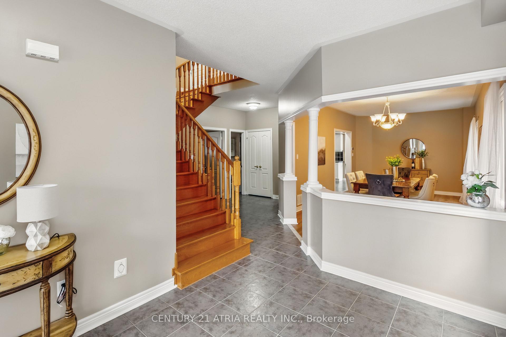 Photo 5 of 26 Sgotto Boulevard, Vaughan, Sonoma Heights — HOMEH