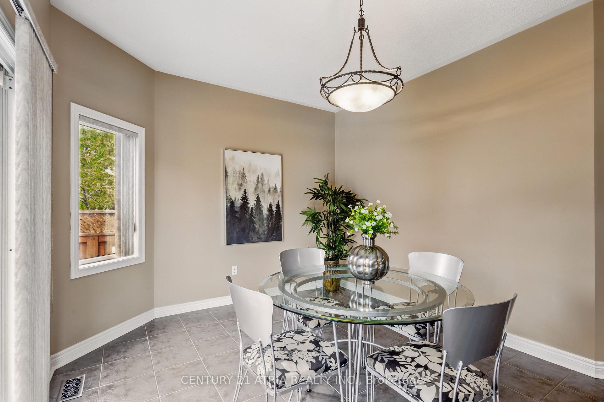 Photo 13 of 26 Sgotto Boulevard, Vaughan, Sonoma Heights — HOMEH