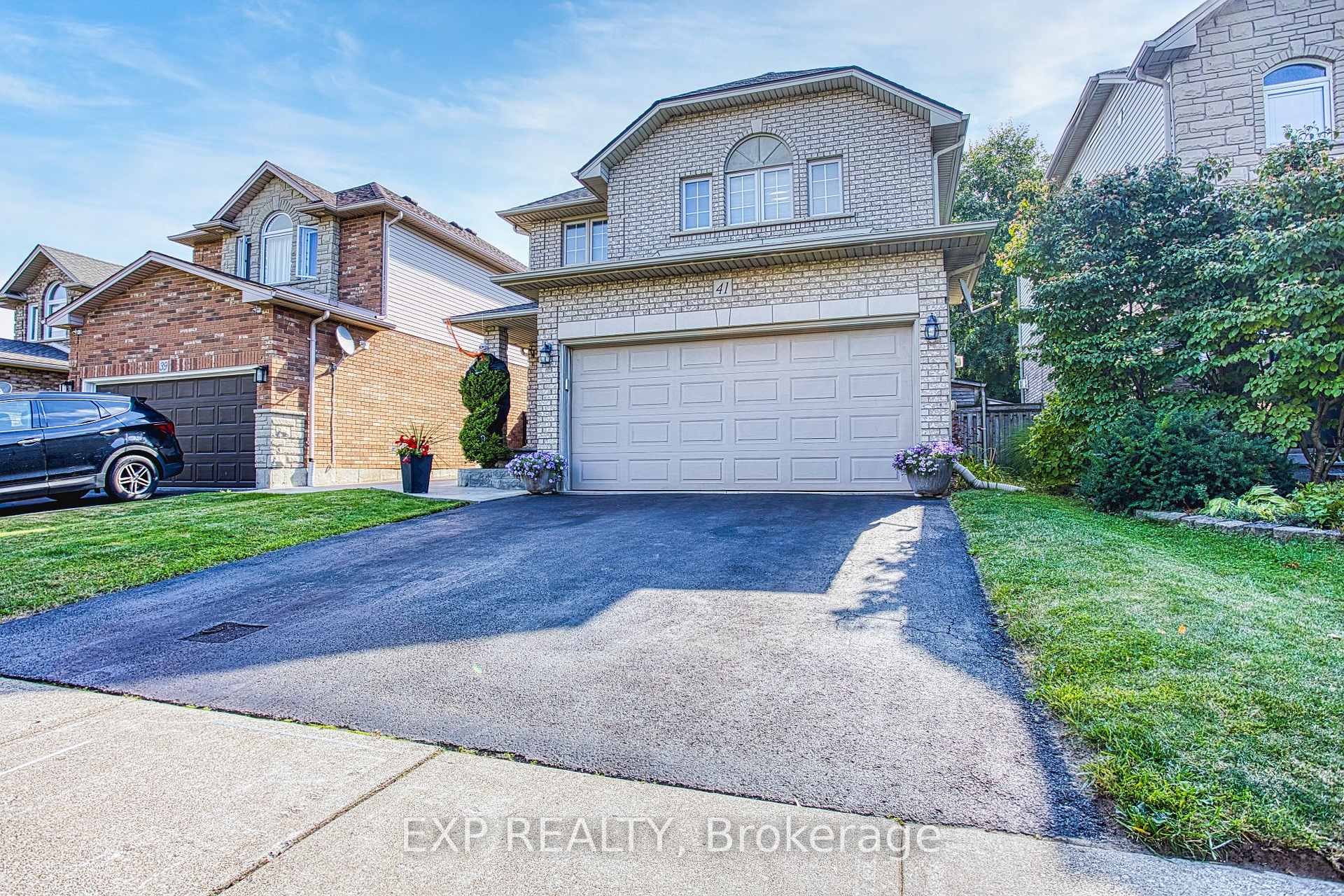 Photo 2 of 41 Aspen Drive, Grimsby, Grimsby West — HOMEH