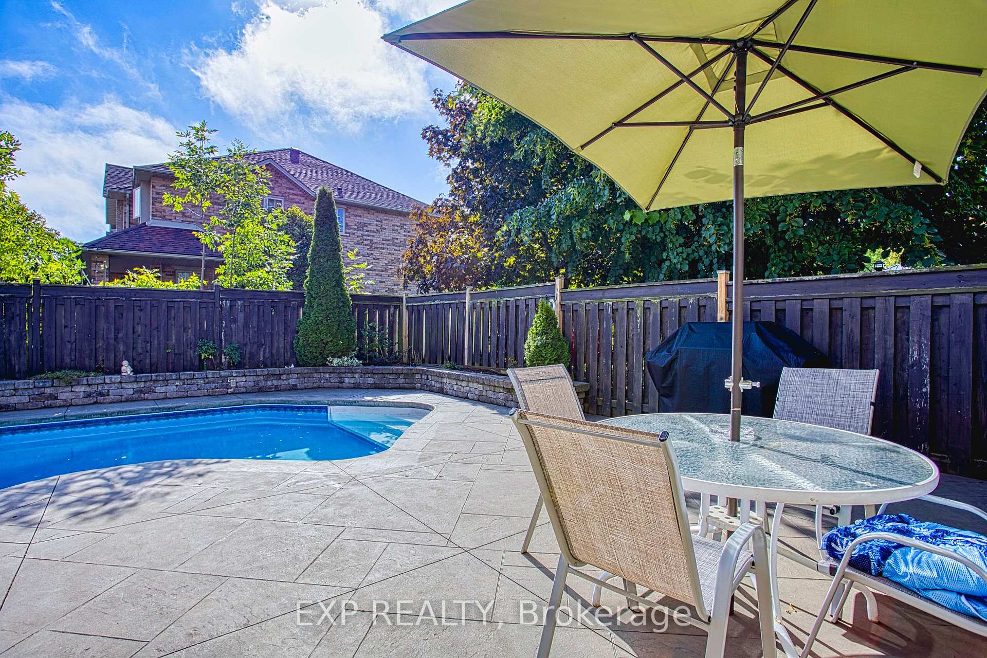 Photo 32 of 41 Aspen Drive, Grimsby, Grimsby West — HOMEH