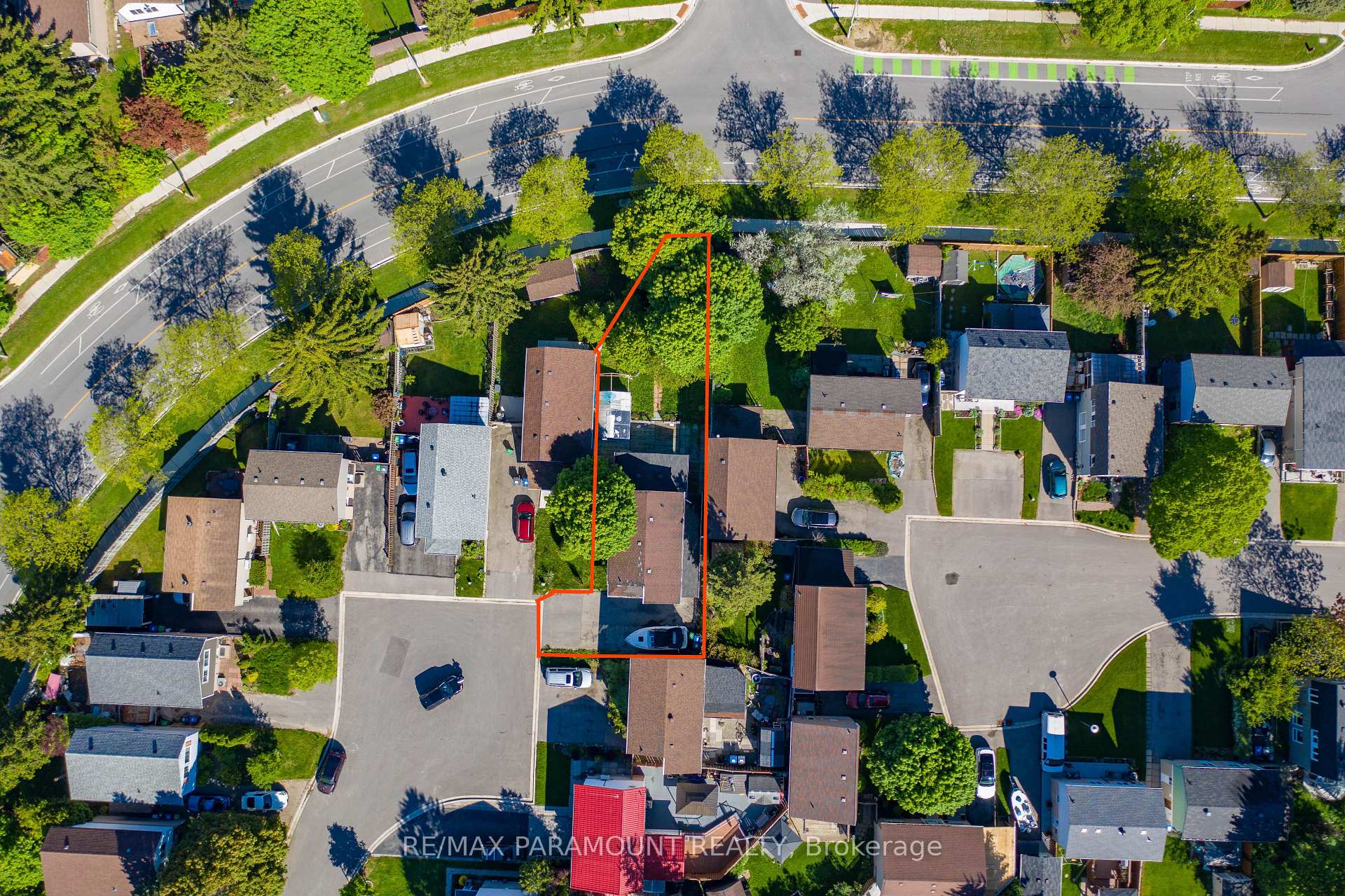 Photo 8 of 10 Hannibal Square, Brampton, Central Park — HOMEH