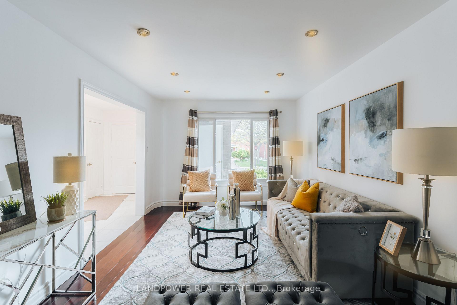 Photo 5 of 94 Kyla Crescent, Markham, Milliken Mills East — HOMEH