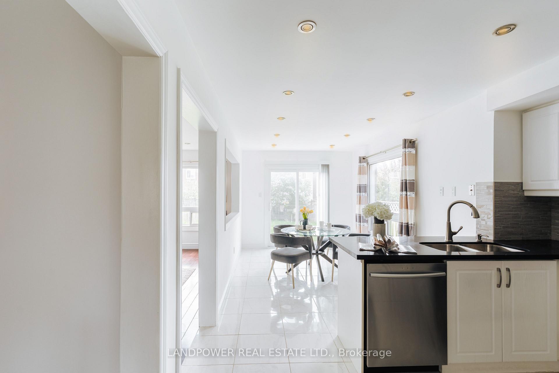 Photo 10 of 94 Kyla Crescent, Markham, Milliken Mills East — HOMEH