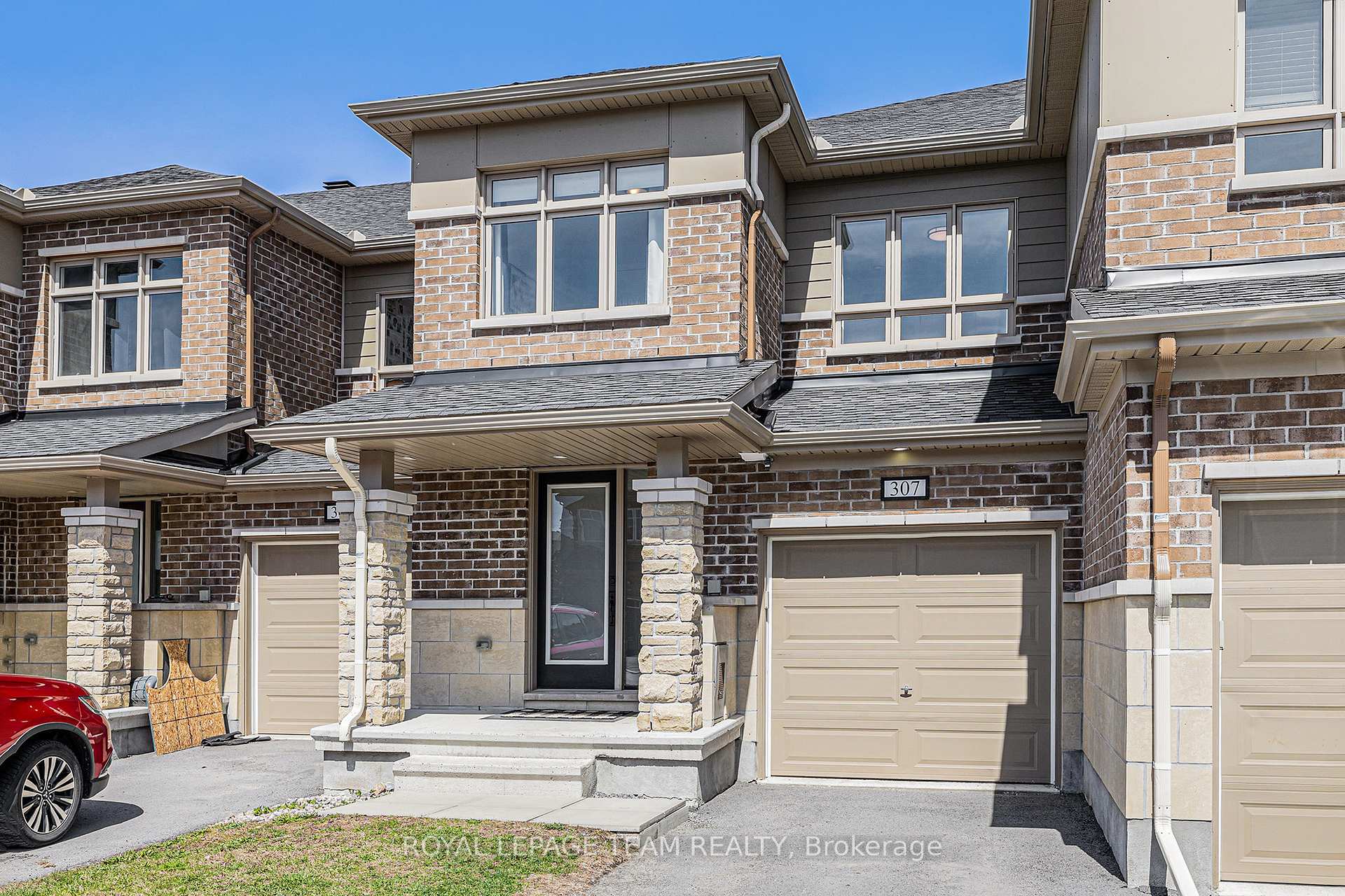Photo 5 of 307 Lipizzaner Street, Ottawa, Stittsville (South) — HOMEH