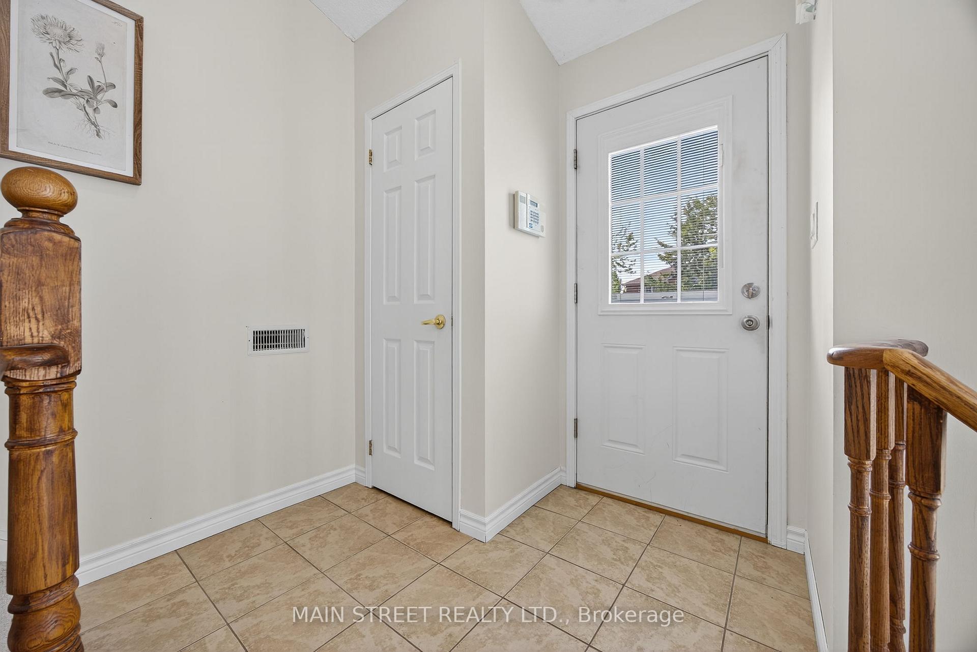 Photo 8 of 94 Silver Maple Crescent, Barrie, Holly — HOMEH