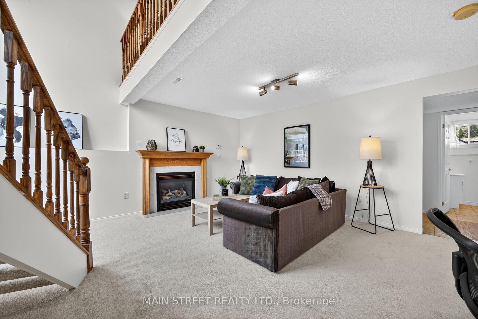 Photo 12 of 94 Silver Maple Crescent, Barrie, Holly — HOMEH