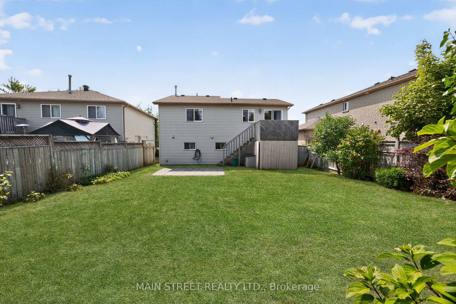 Photo 32 of 94 Silver Maple Crescent, Barrie, Holly — HOMEH