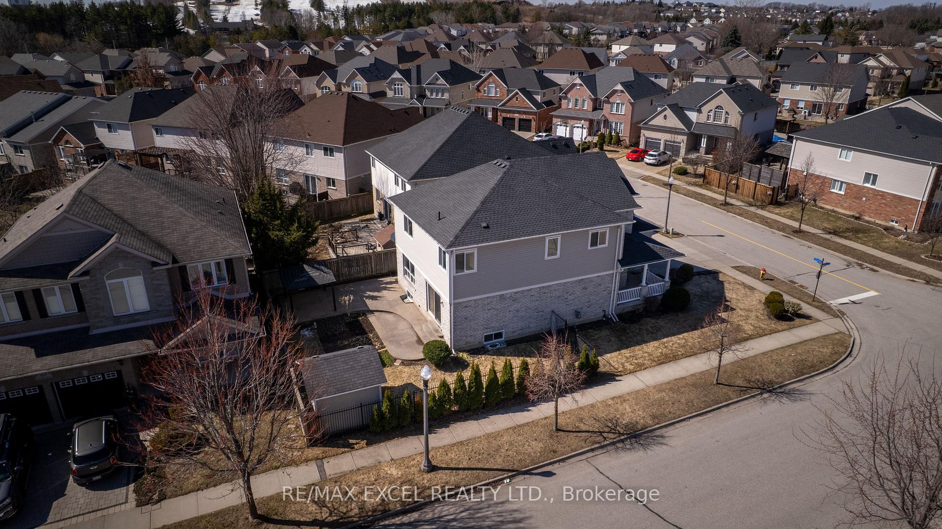 Photo 3 of 54 Grasswood Street, Kitchener — HOMEH