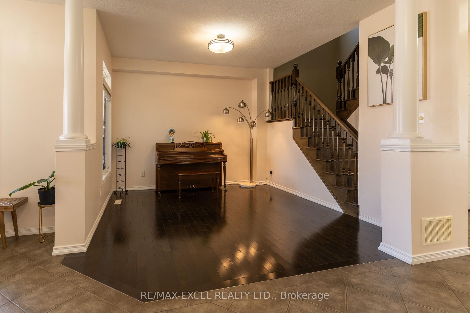 Photo 7 of 54 Grasswood Street, Kitchener — HOMEH