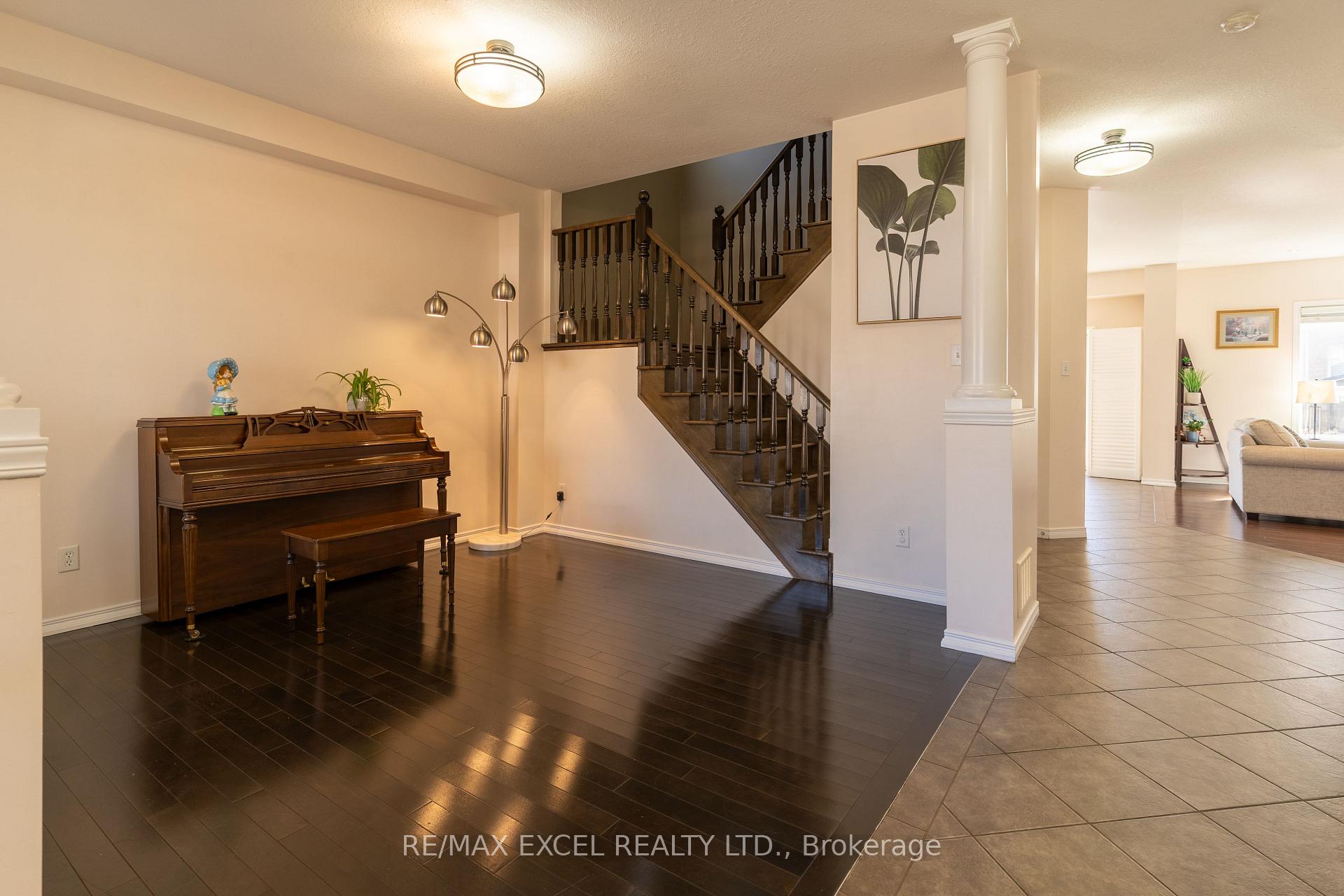 Photo 8 of 54 Grasswood Street, Kitchener — HOMEH