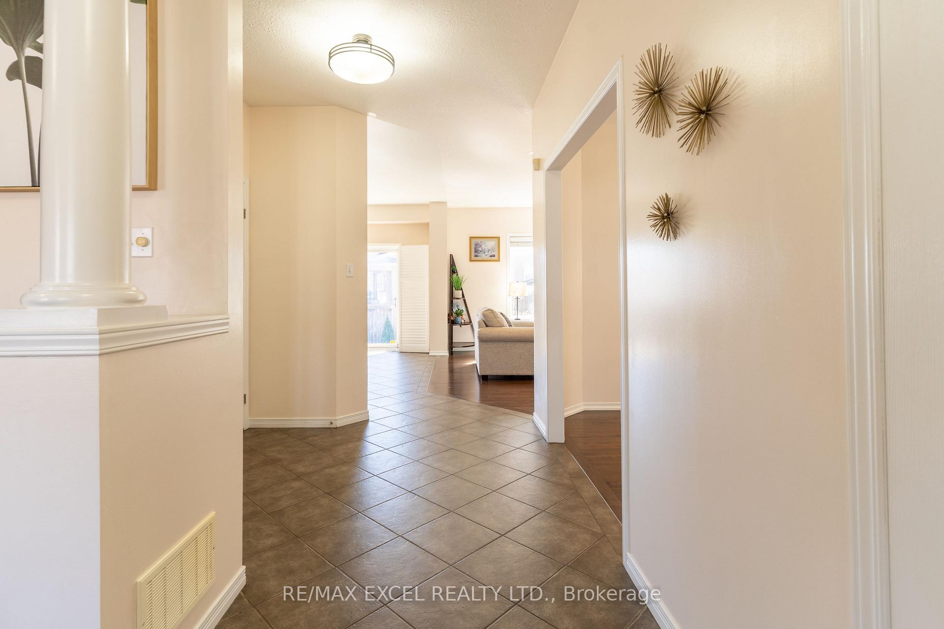 Photo 9 of 54 Grasswood Street, Kitchener — HOMEH