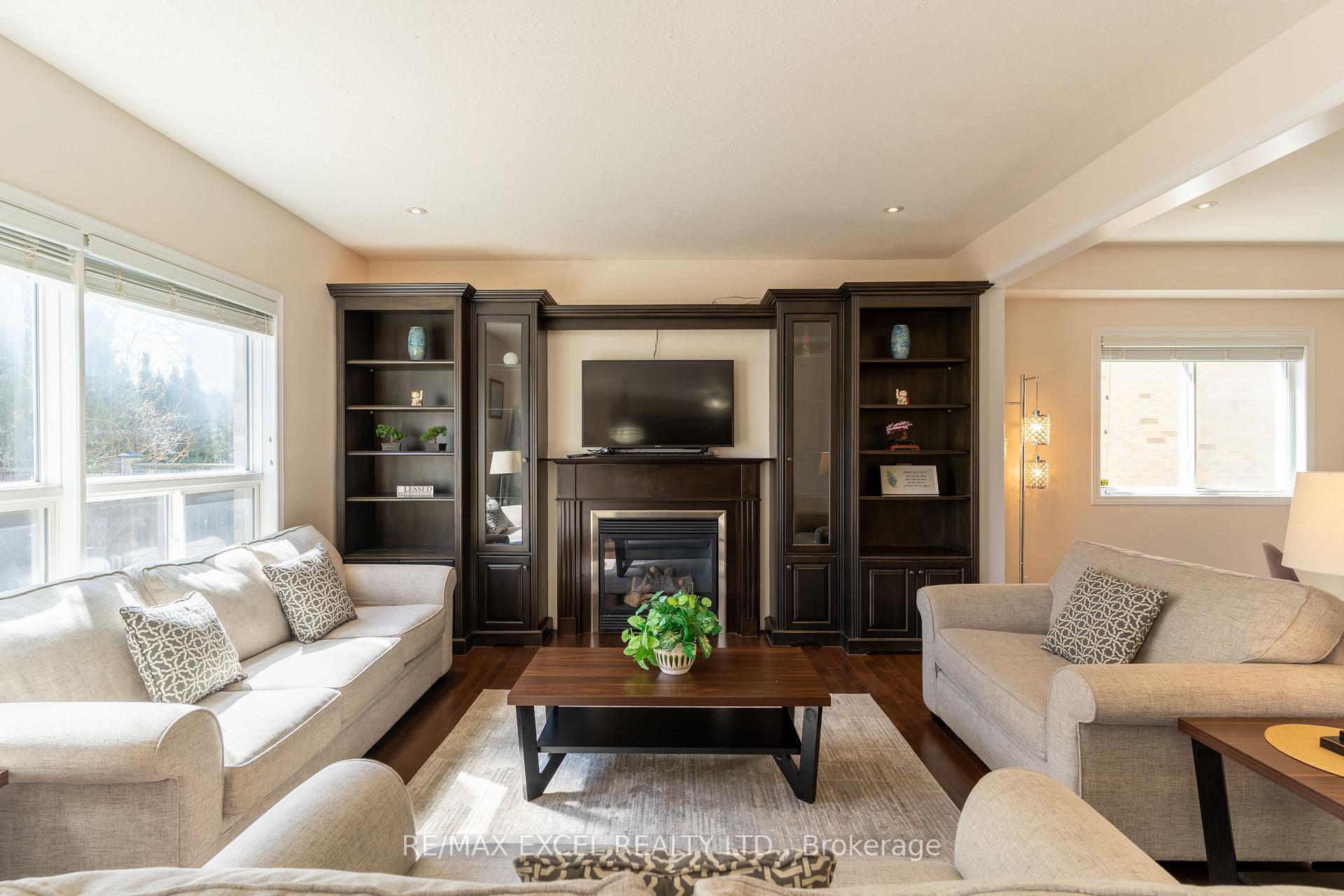 Photo 12 of 54 Grasswood Street, Kitchener — HOMEH