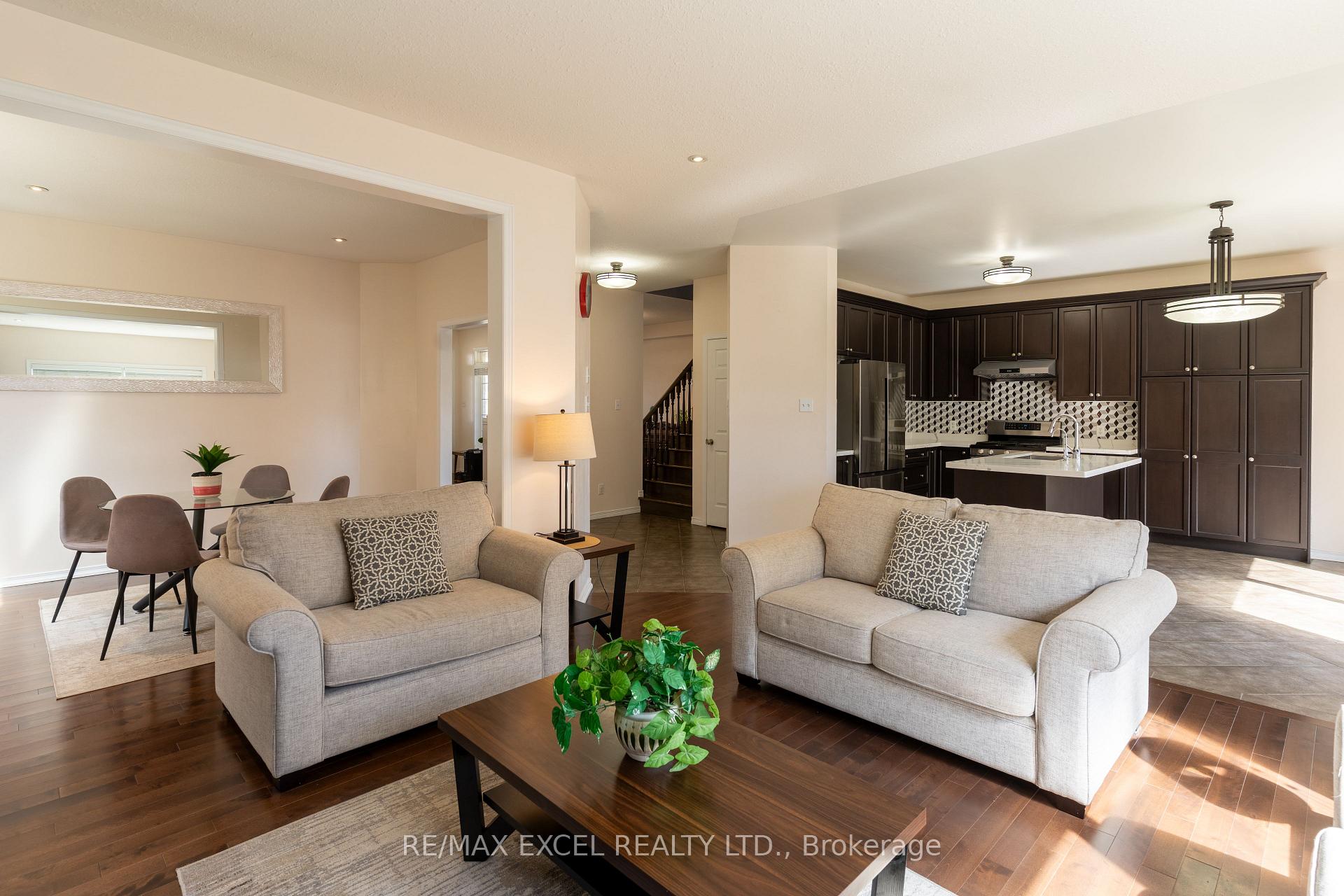 Photo 13 of 54 Grasswood Street, Kitchener — HOMEH