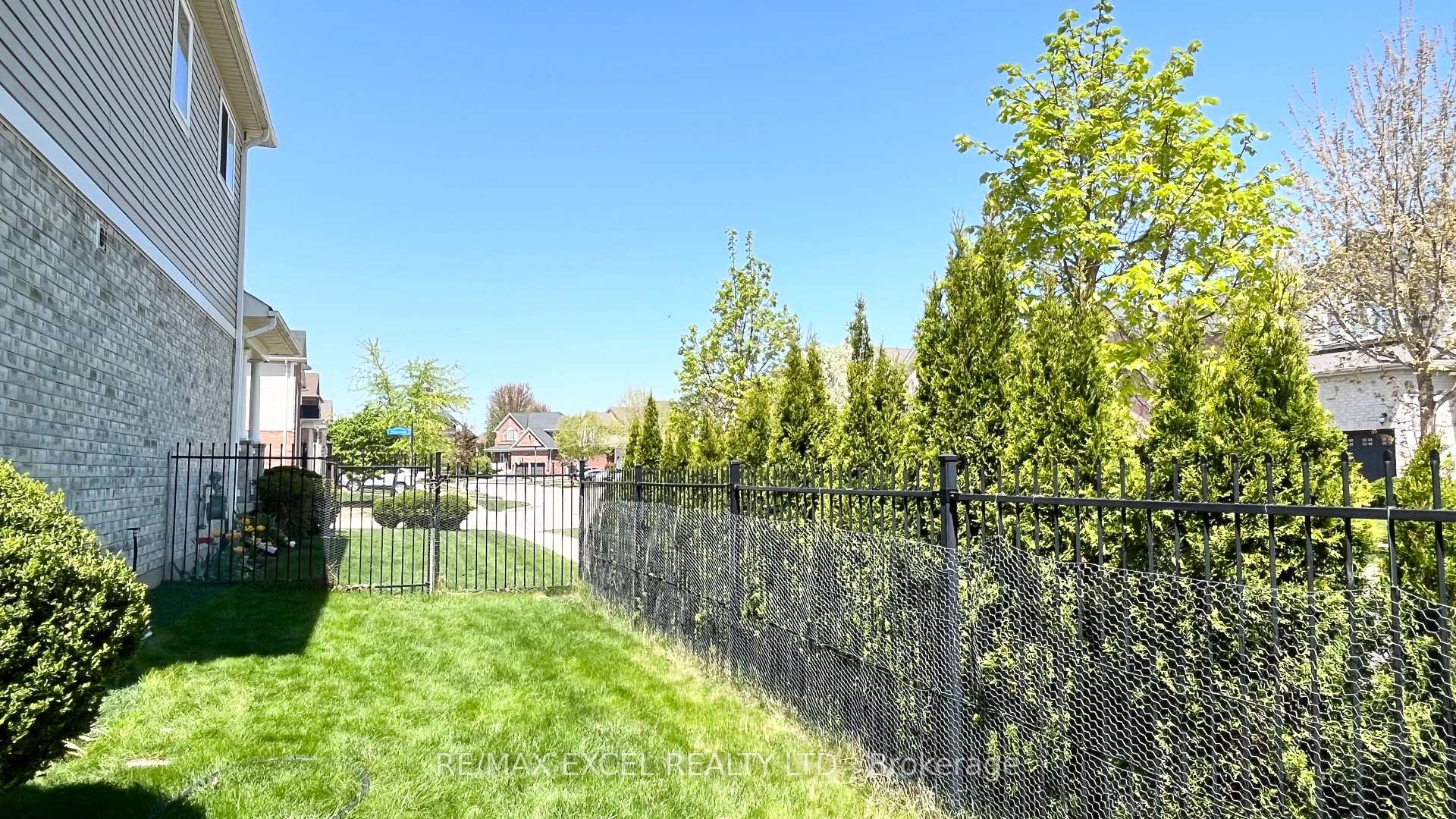 Photo 31 of 54 Grasswood Street, Kitchener — HOMEH